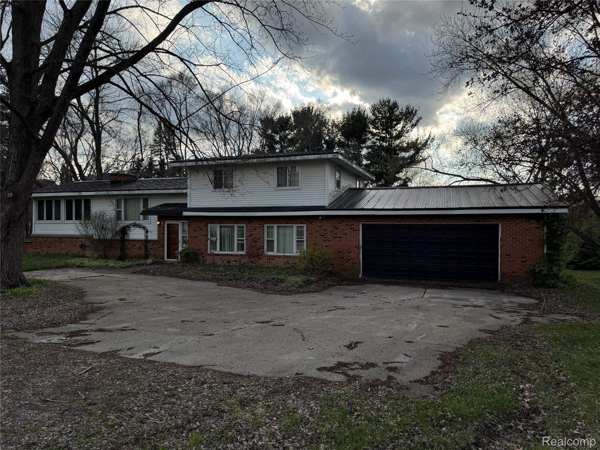226, Burkhart, Howell, Michigan, 48843