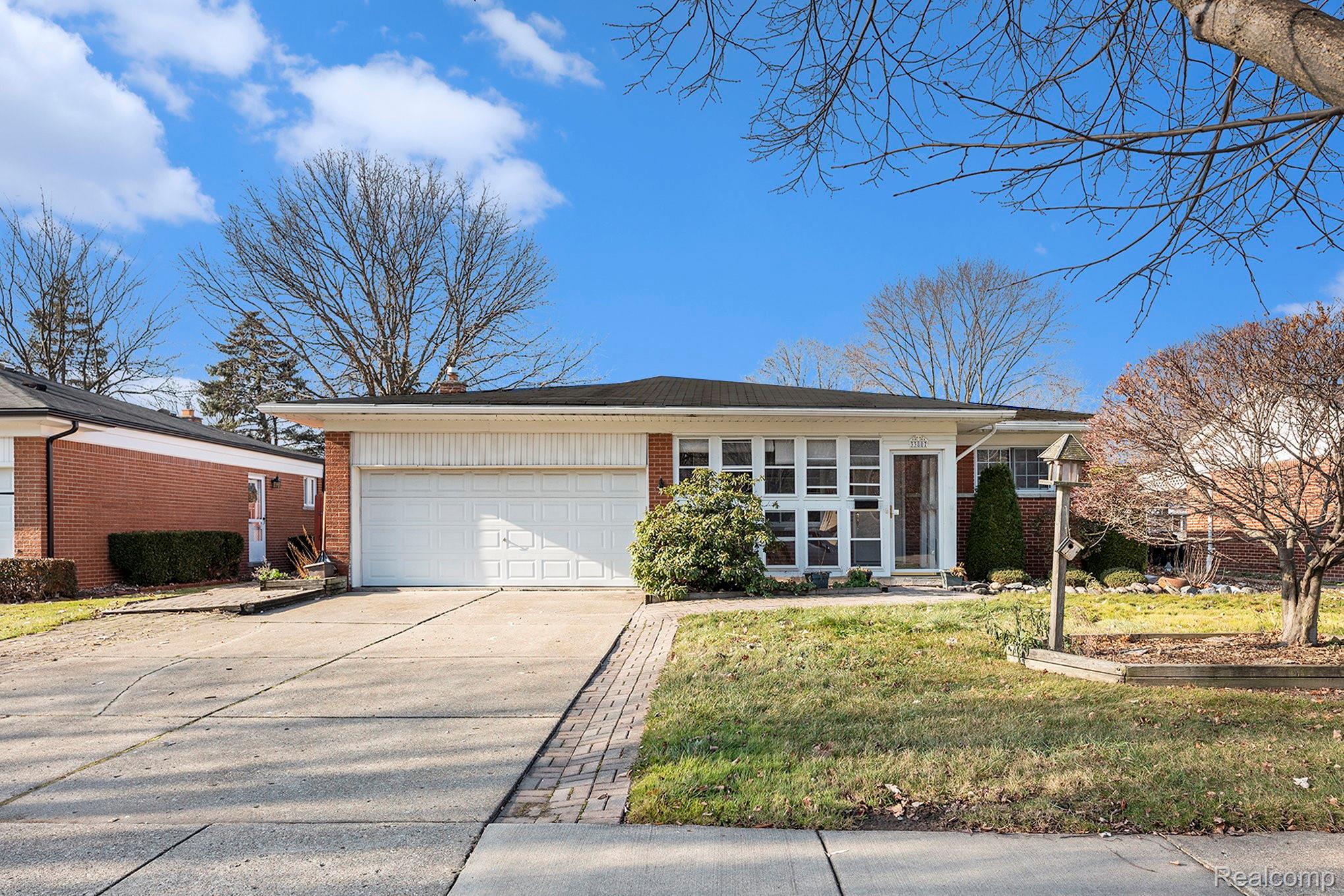 33807, Swan, Sterling Heights, Michigan, 48312
