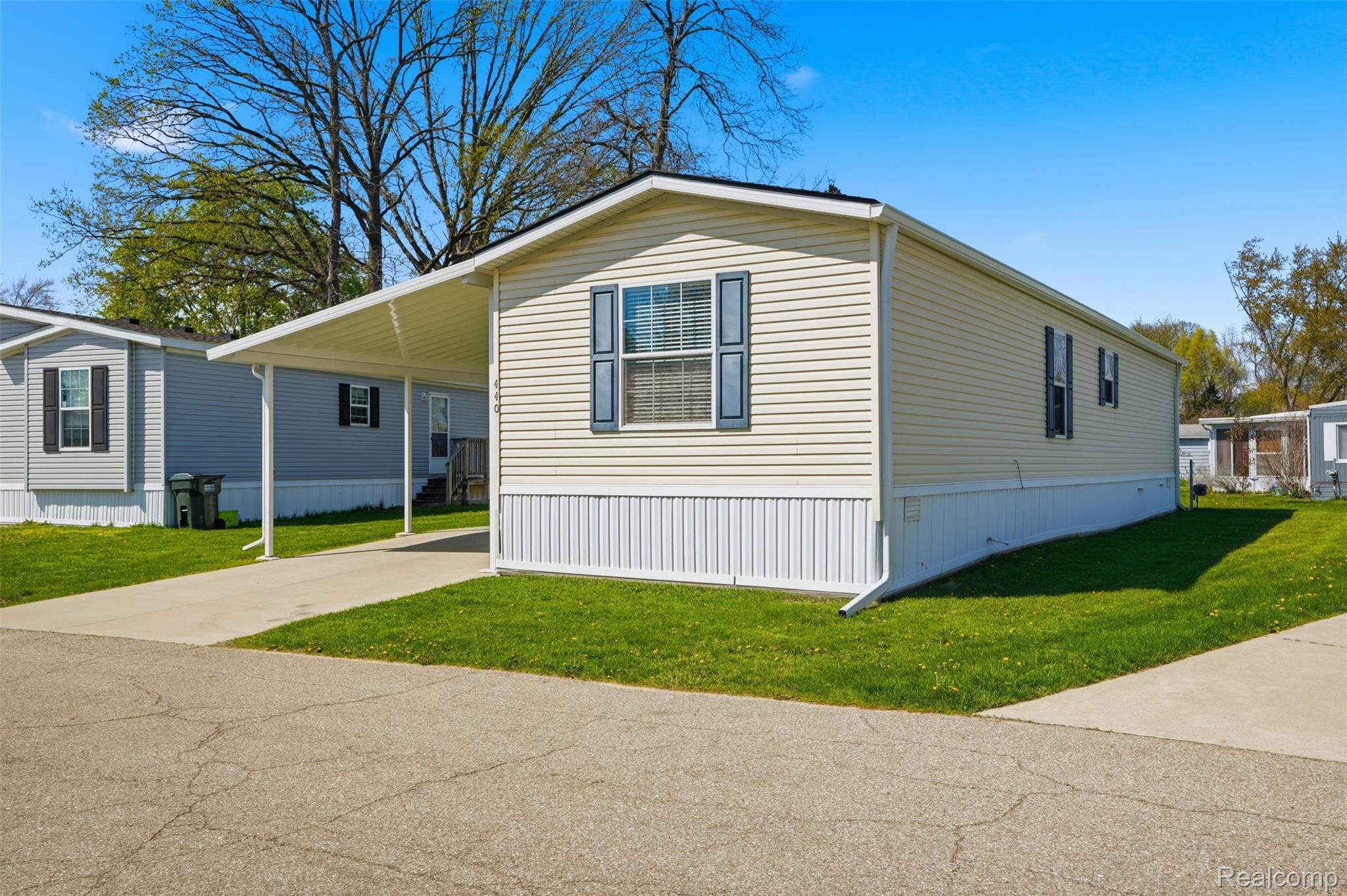 440, Flamingo, Rochester Hills, Michigan, 48309