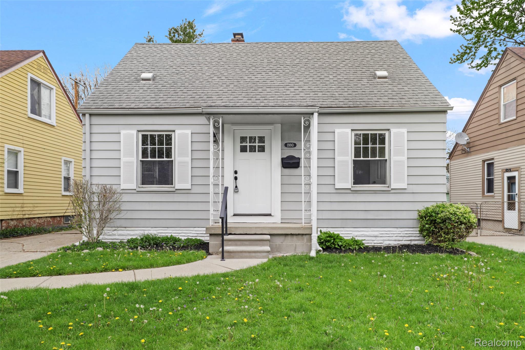 1990, Regina, Lincoln Park, Michigan, 48146
