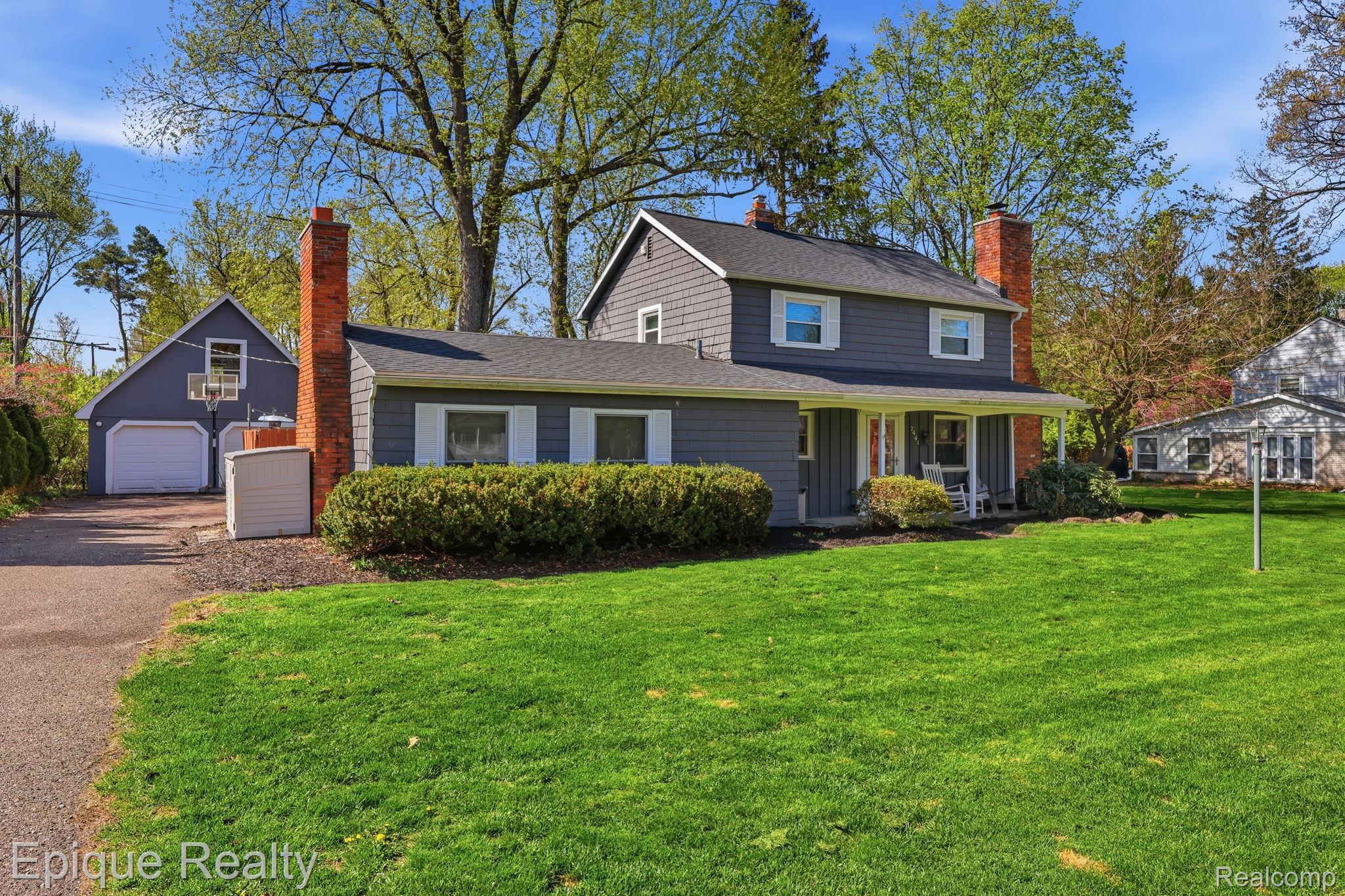 7441, Honeysuckle, West Bloomfield, Michigan, 48324