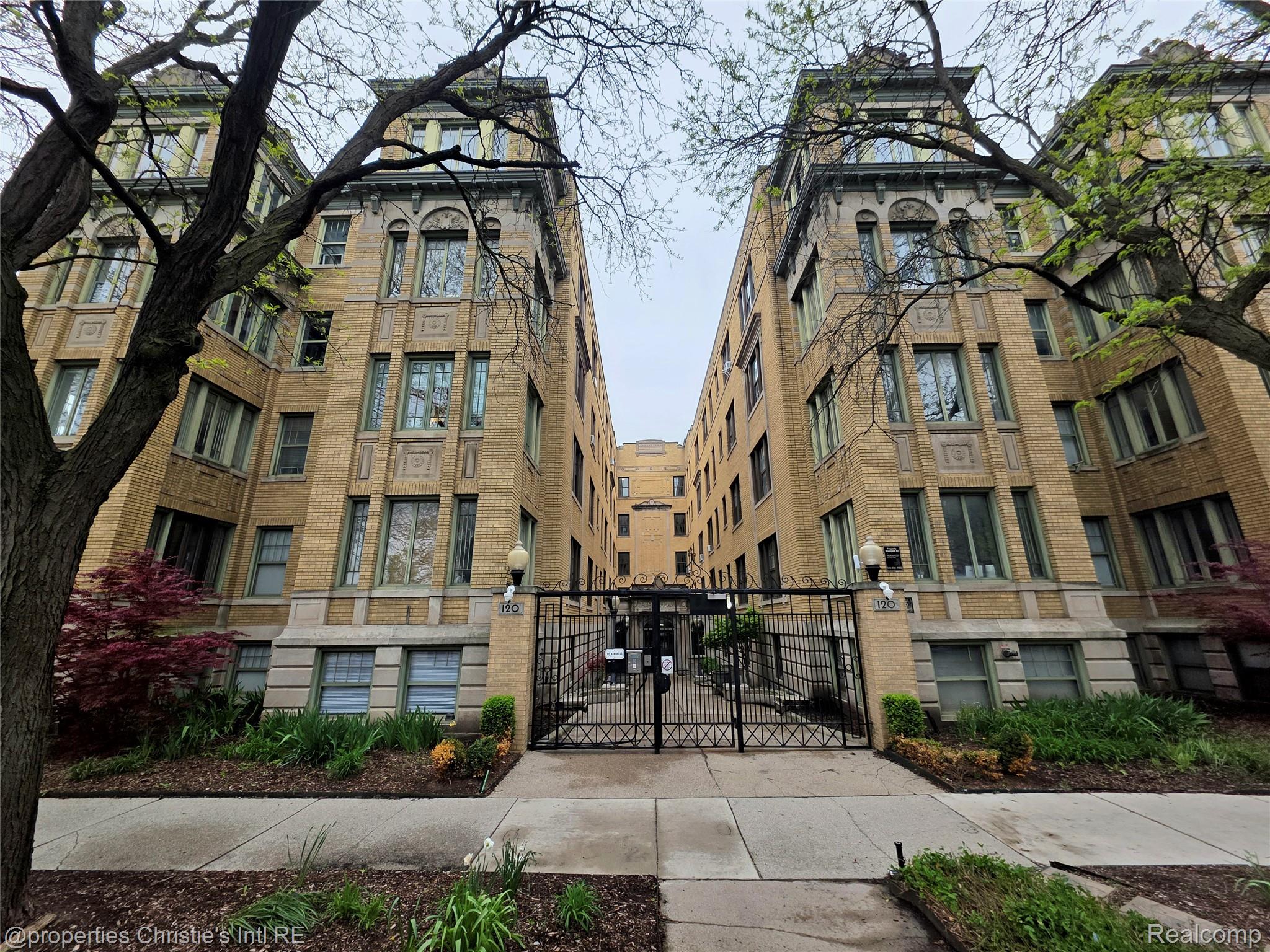 120, SEWARD, #17-203, Detroit, Michigan, 48202