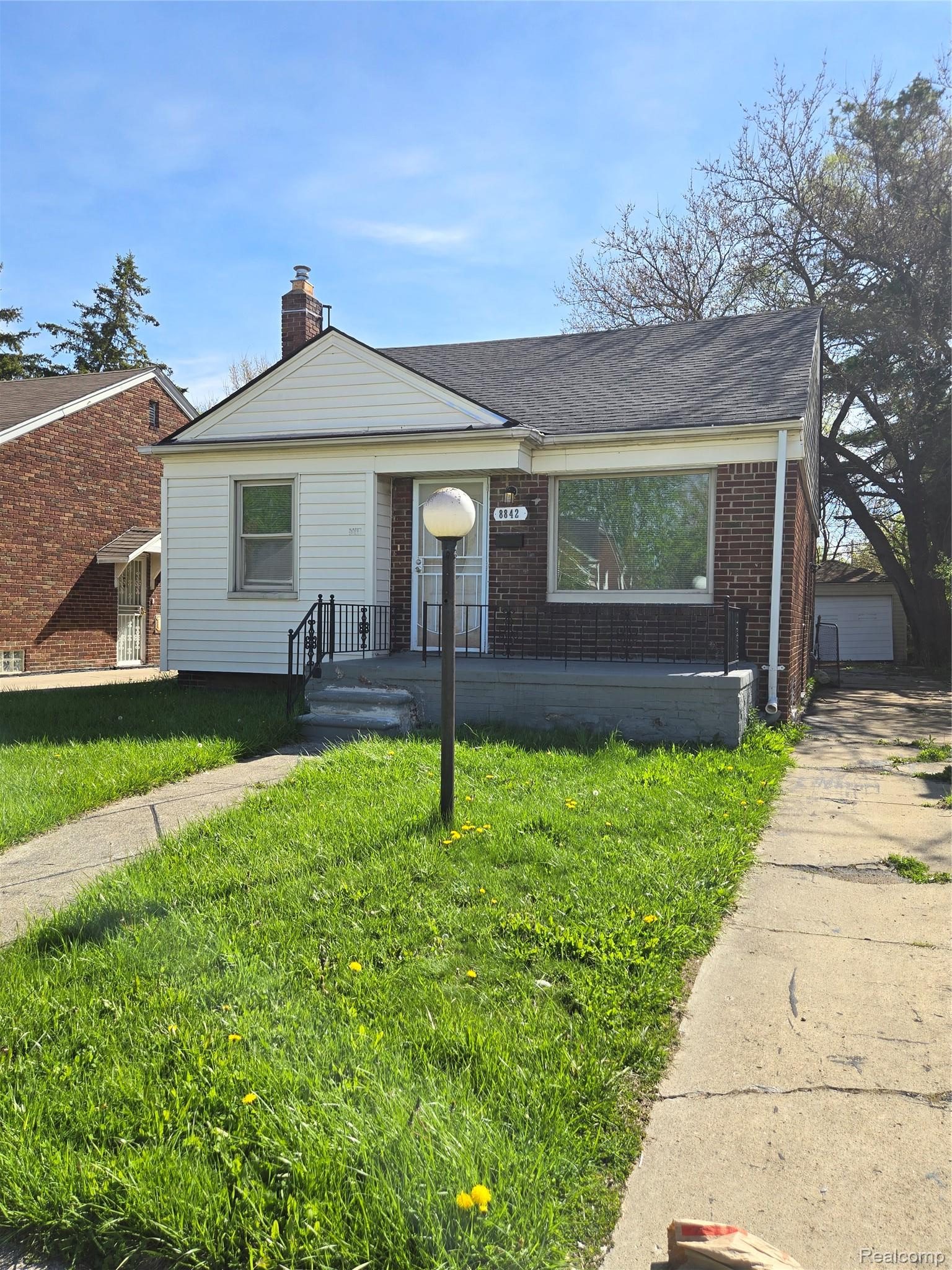 8842, Longacre, Detroit, Michigan, 48228