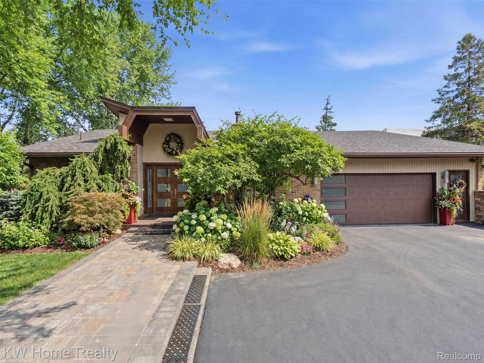 4749, Tara, West Bloomfield, Michigan, 48323