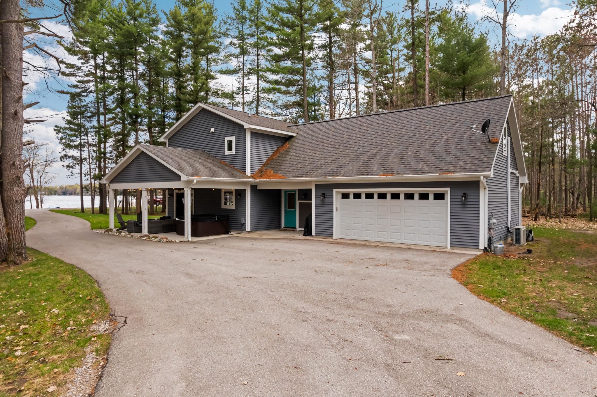 9608 N Long Lake