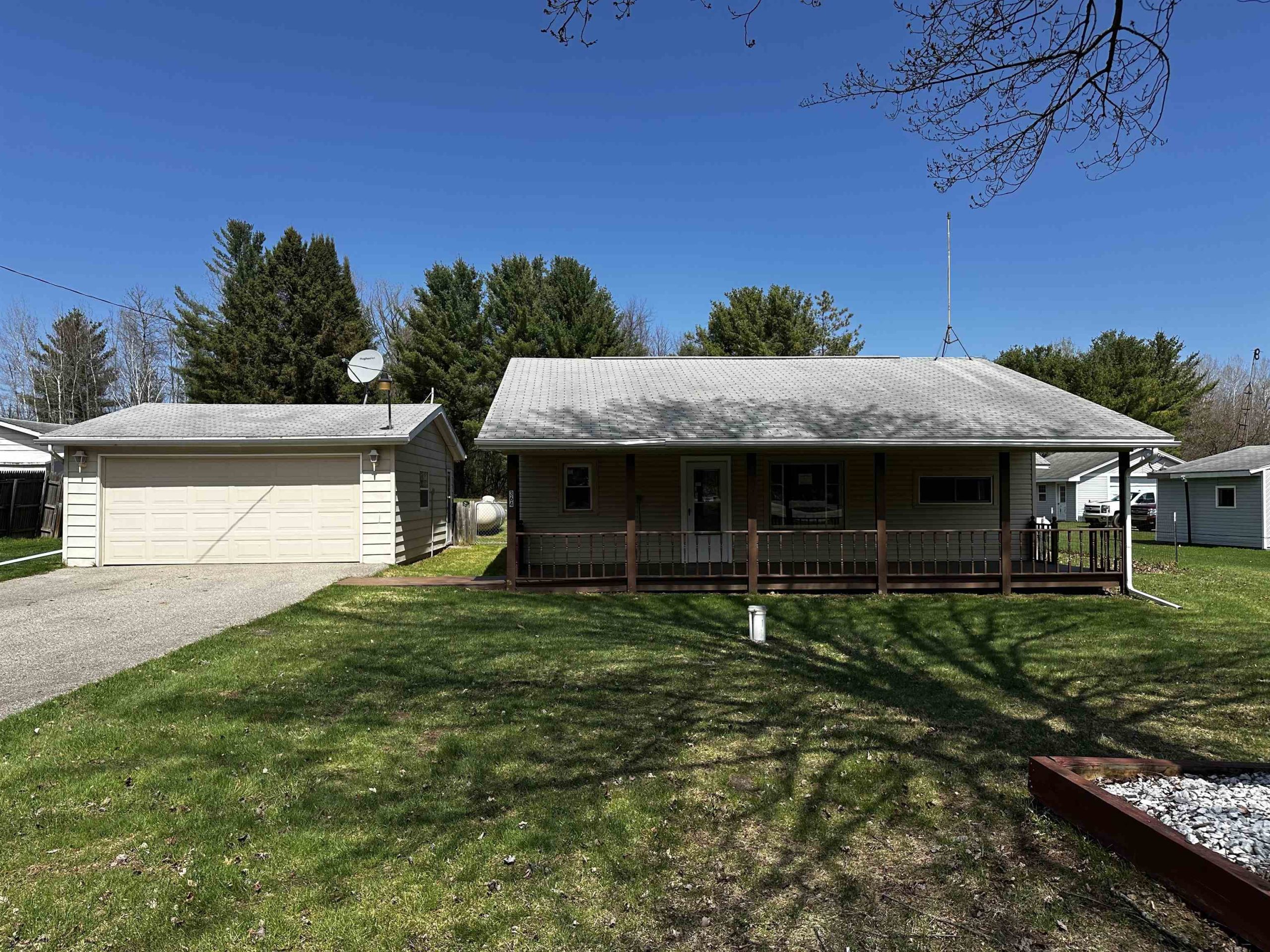 364 W Greenwood