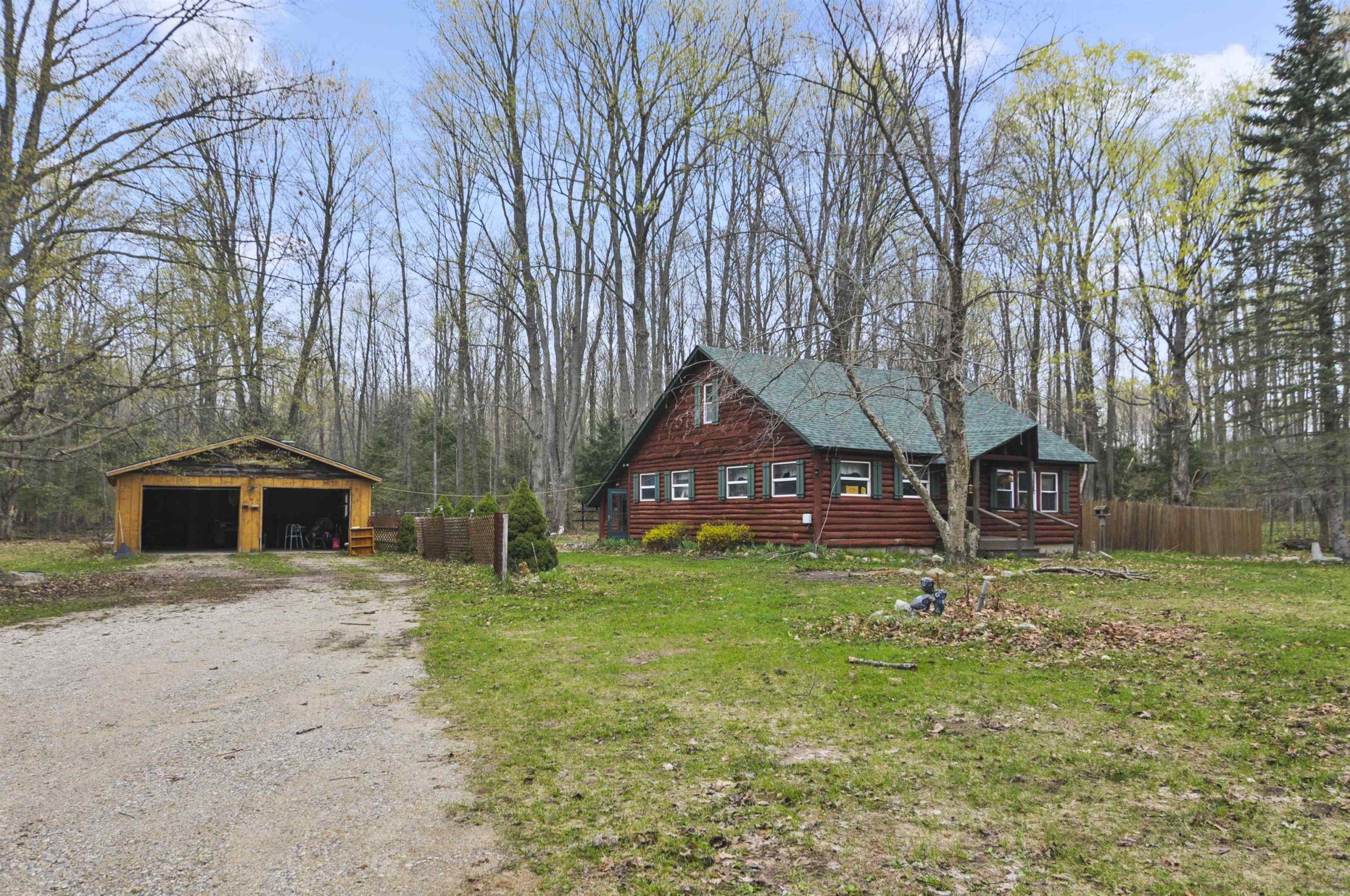 2561 E Johnson RD