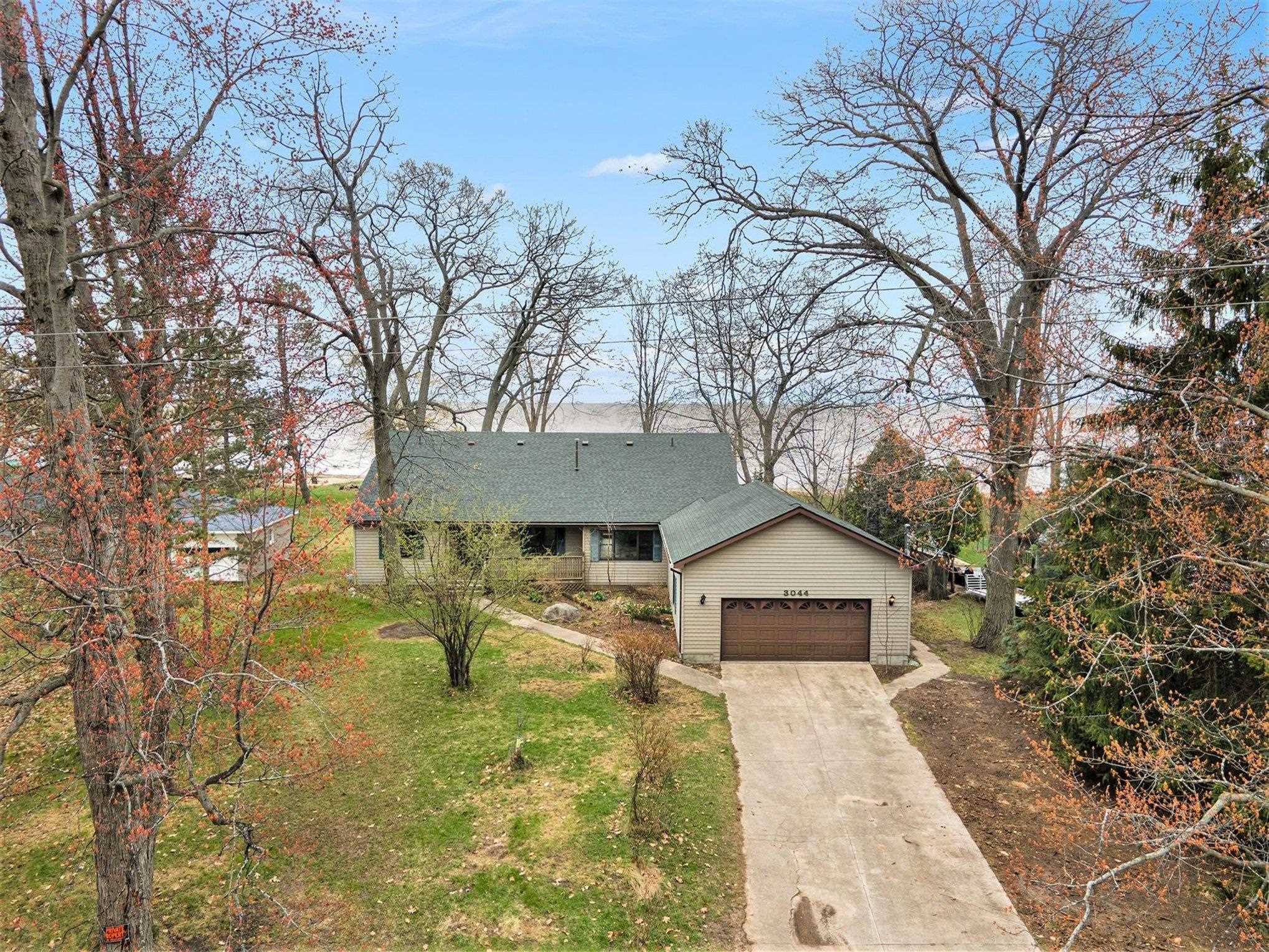 3044 S Point Augres