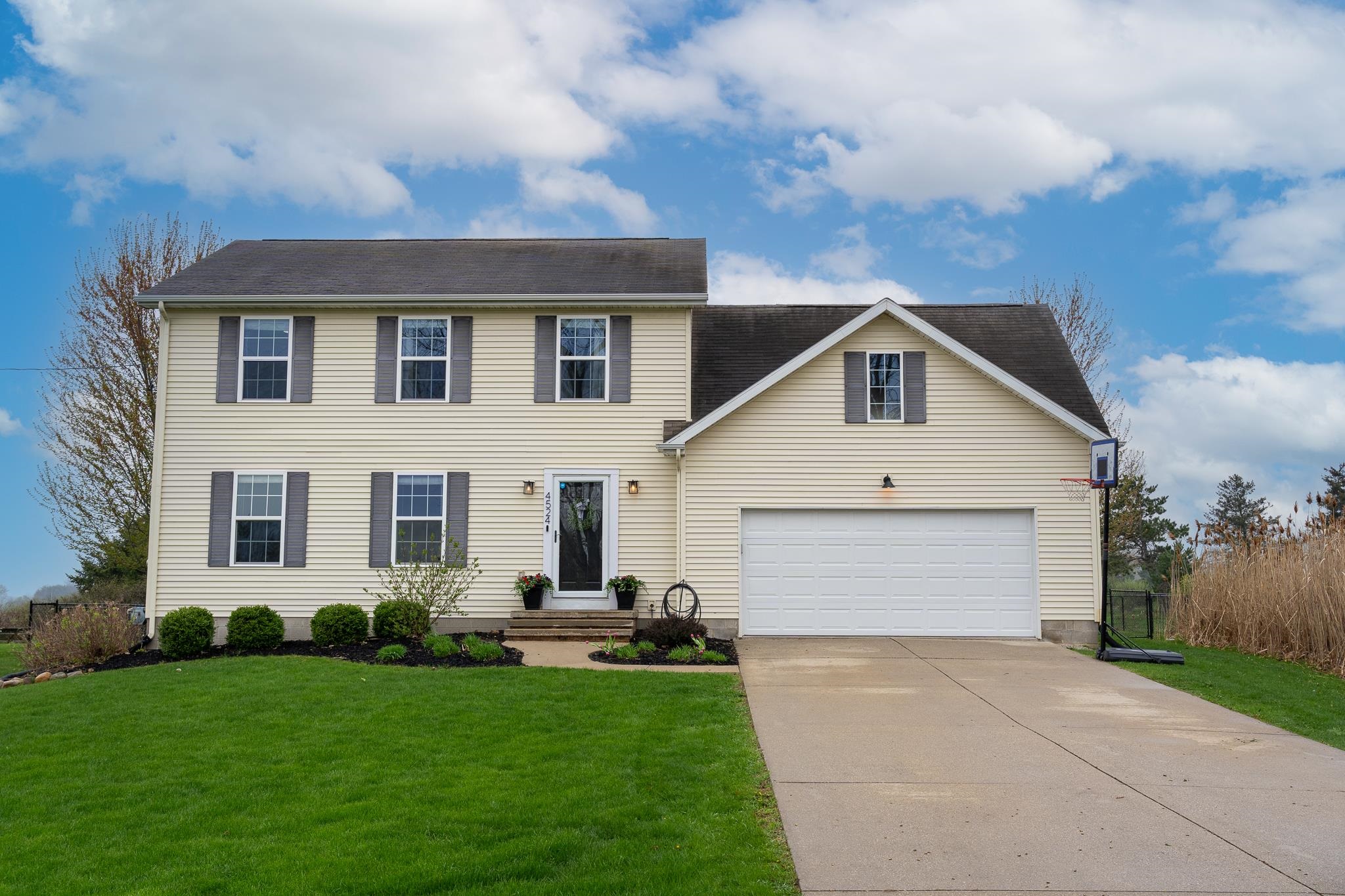 4524 E Millbrook