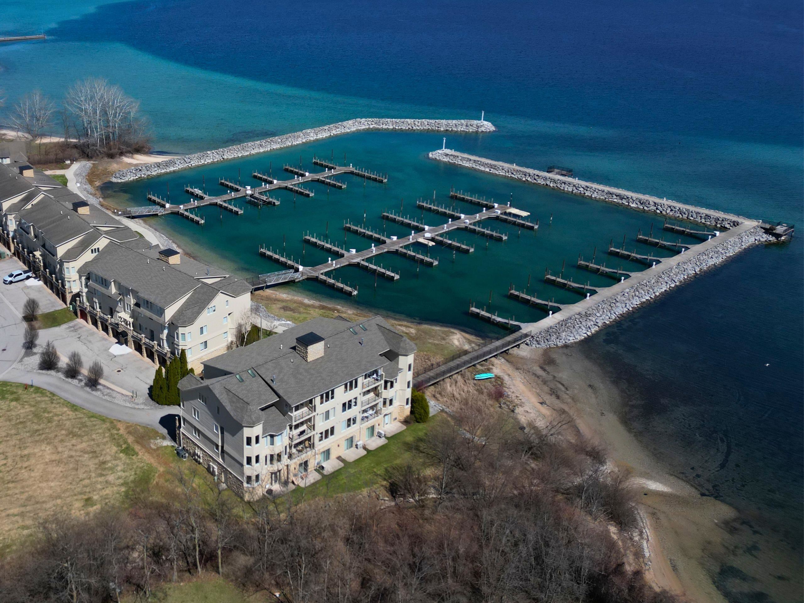 704 N Dockside