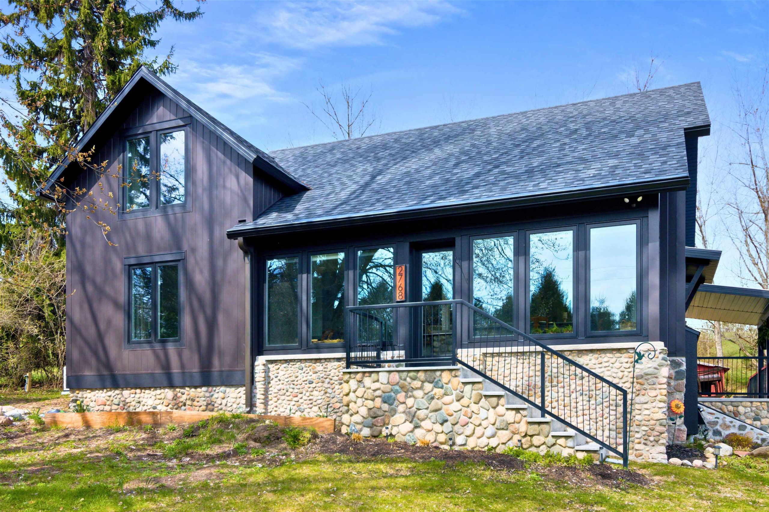 2768 S Center