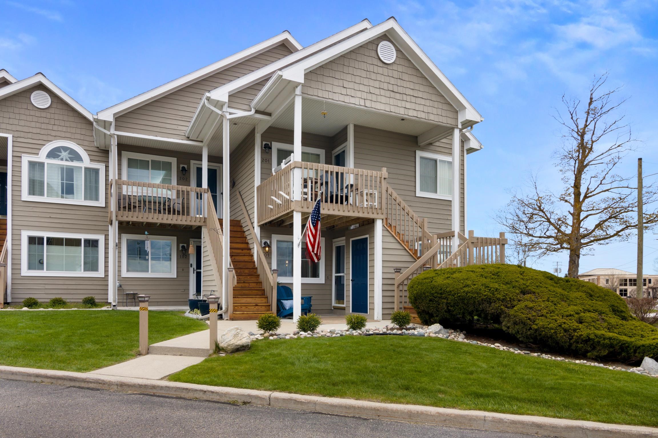 13766 Unit 101 SW Bayshore DR