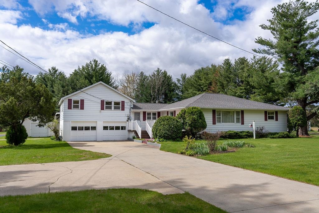 8824 E Pickard