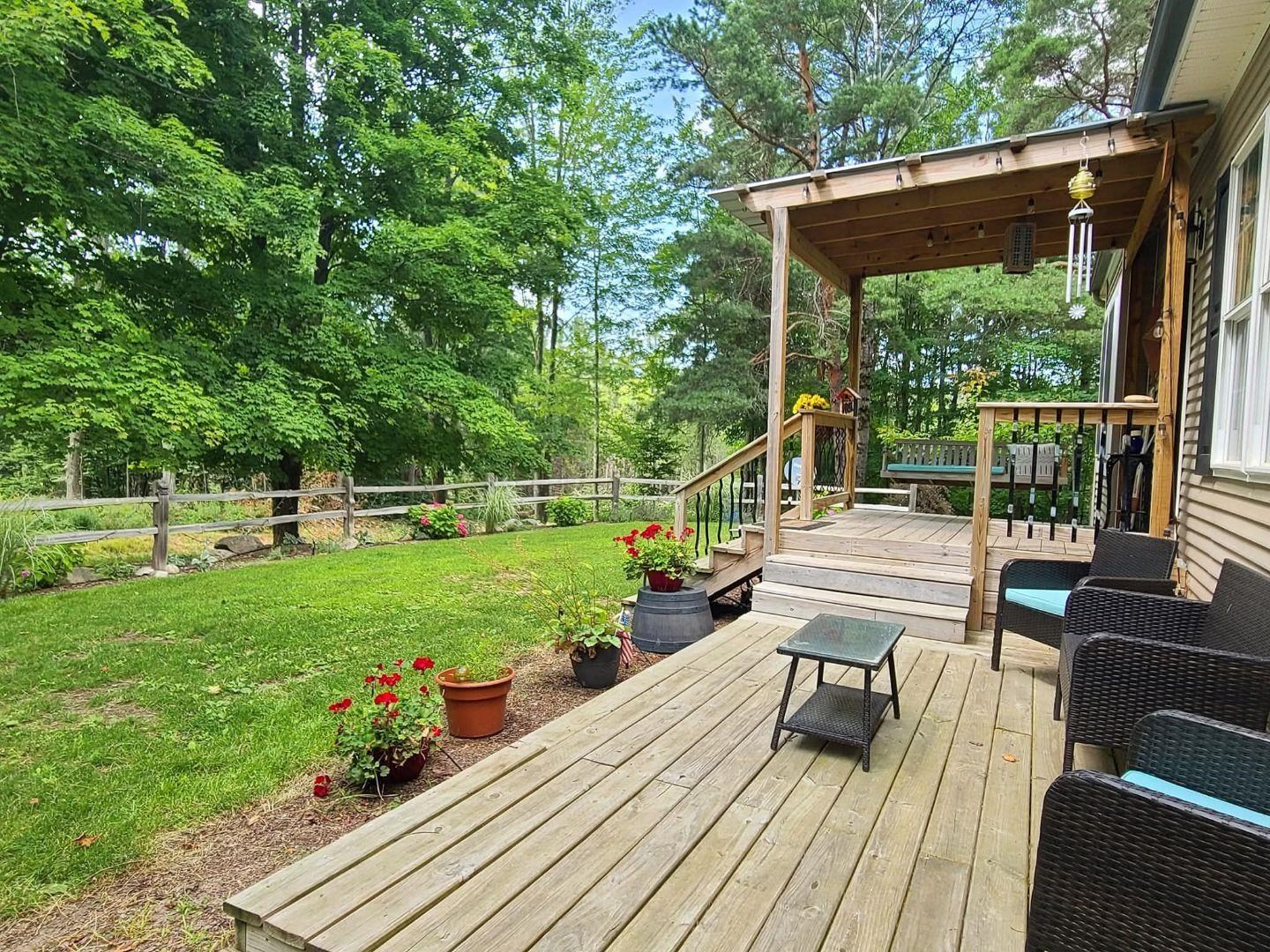 4536 Moore RD