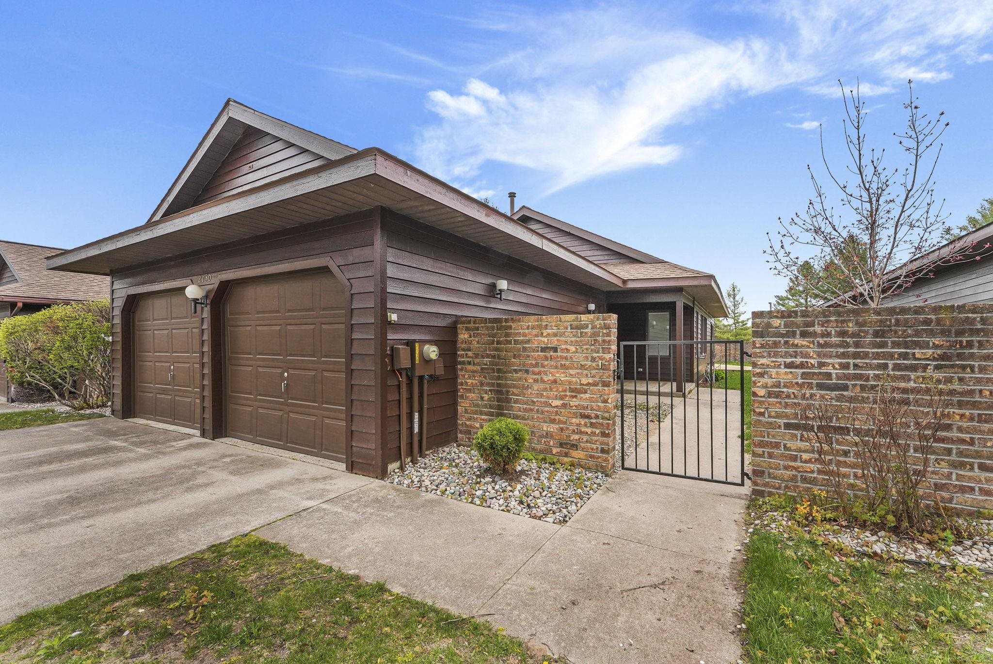 2130 E Hammond PL