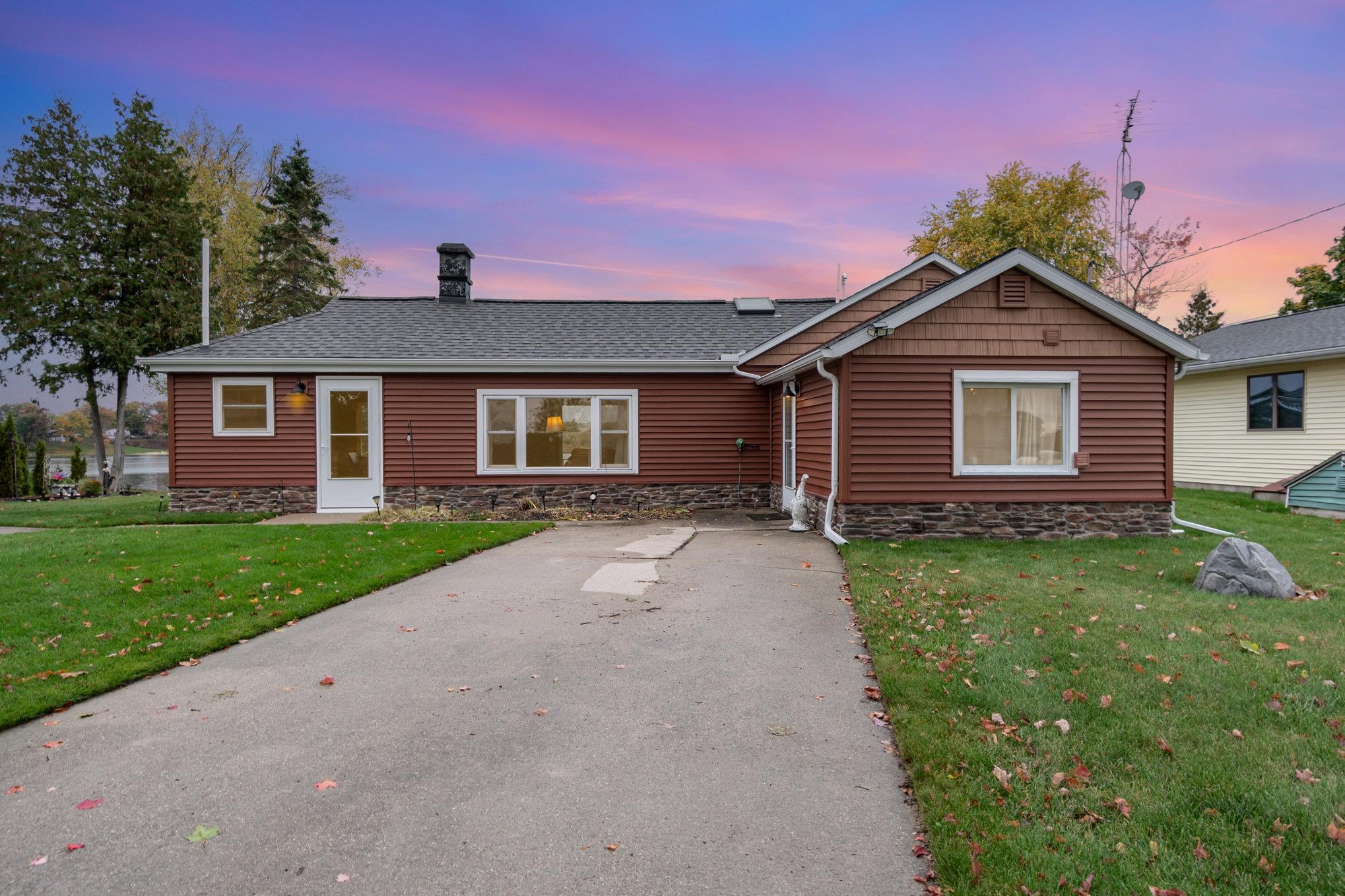 5711 Lakeview