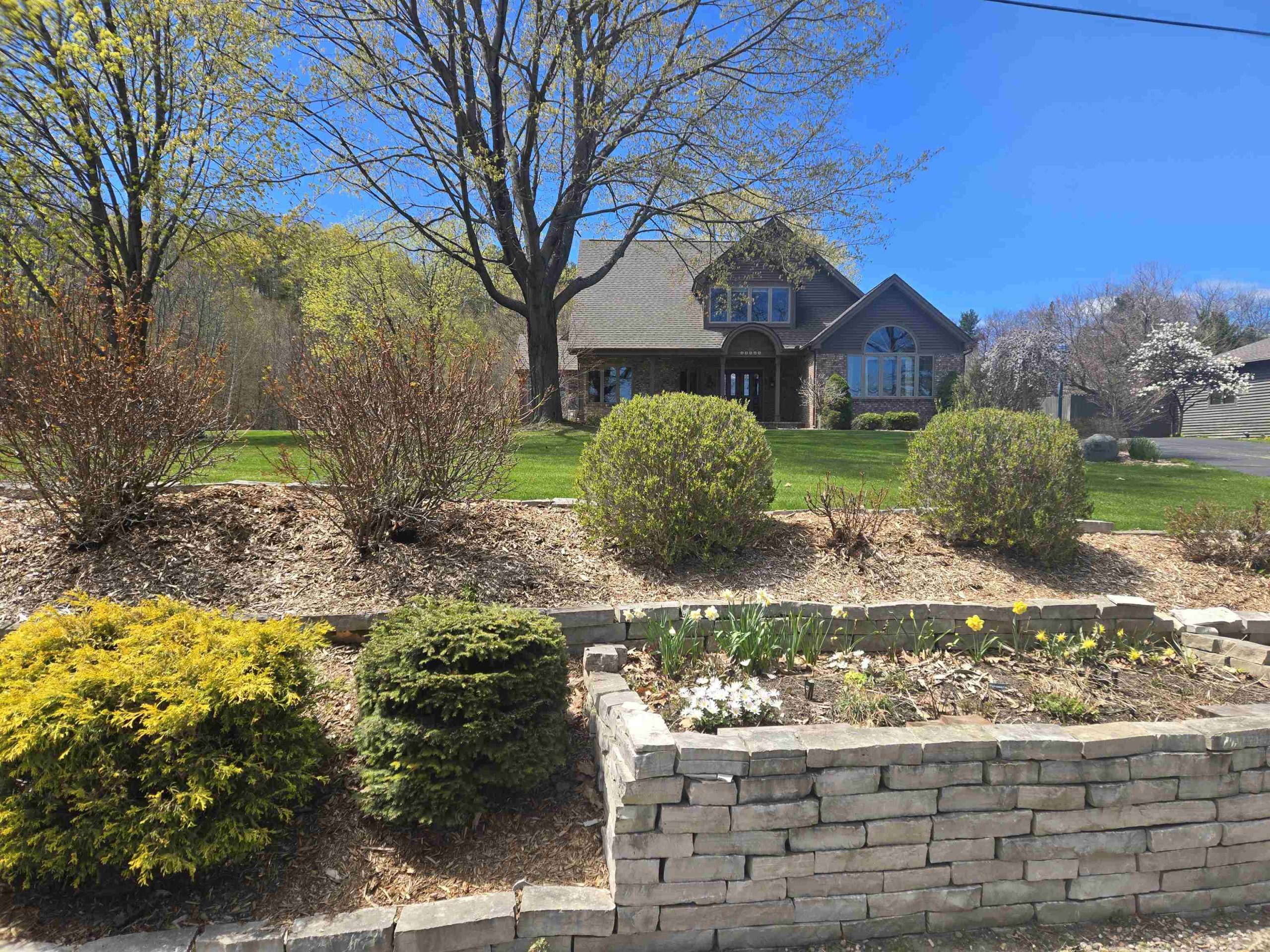 12535 Bluff