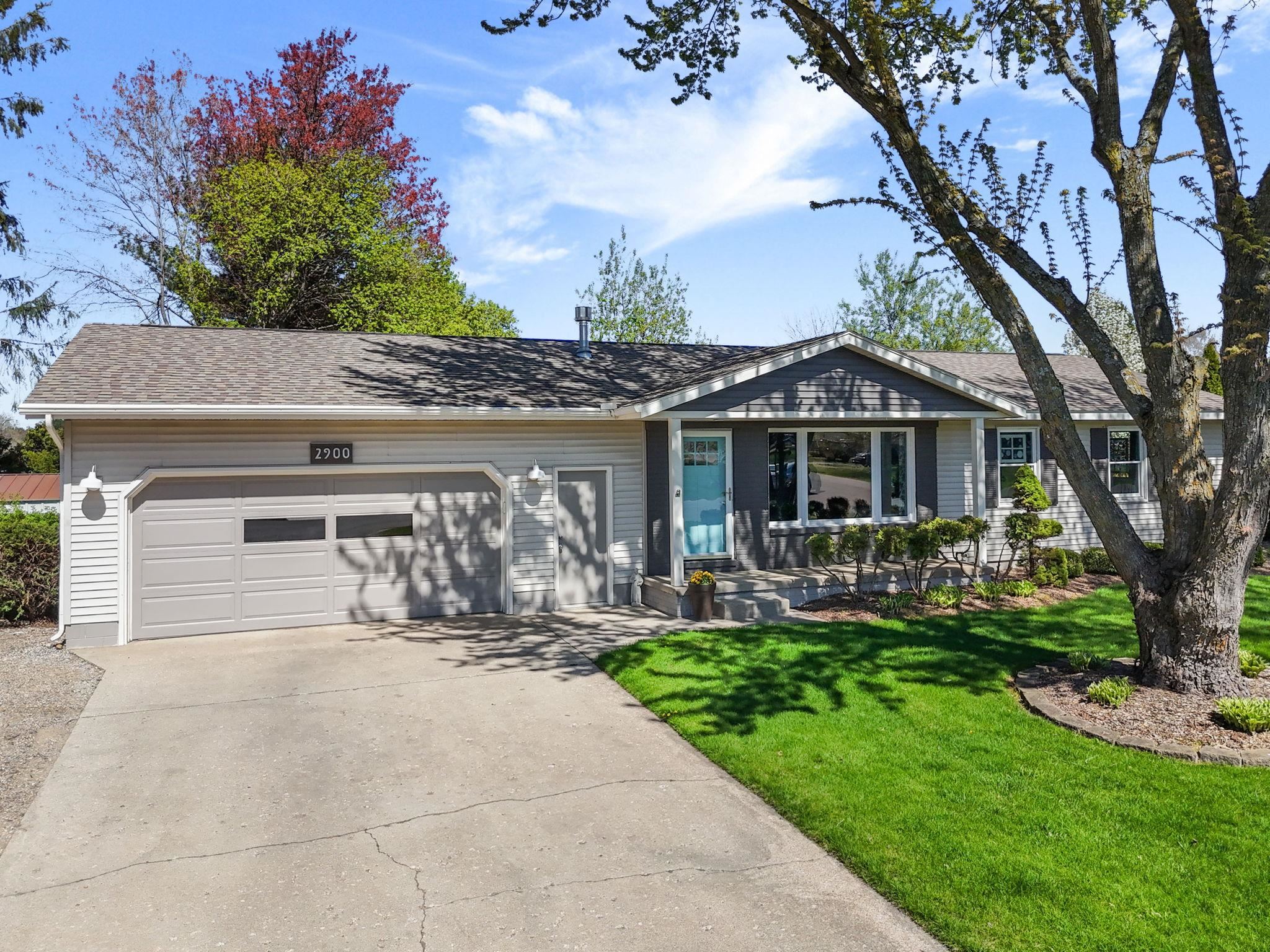 2900 Victoria