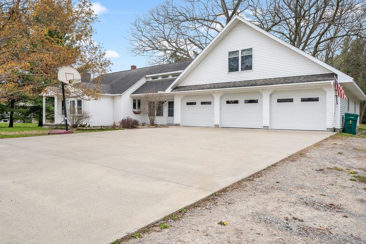 1007 W 1st