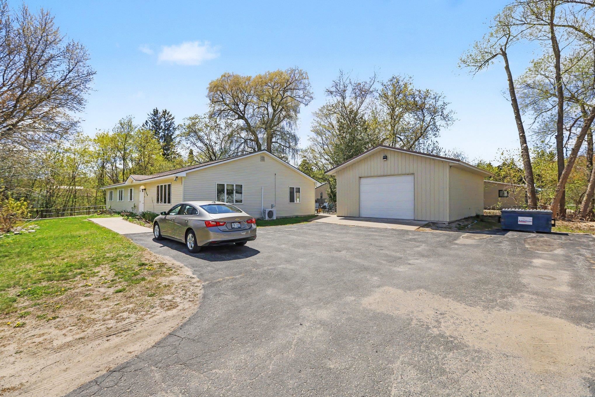 109 Pine