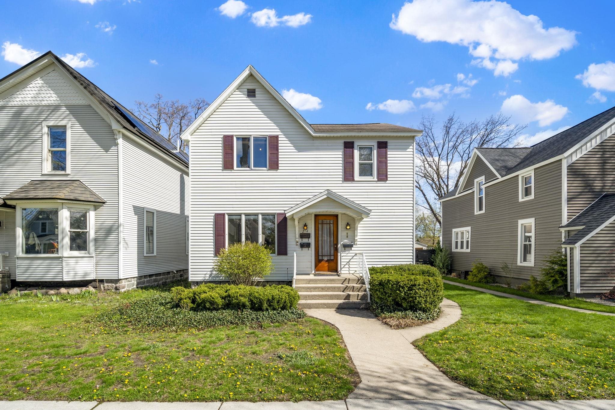 214 W Tenth