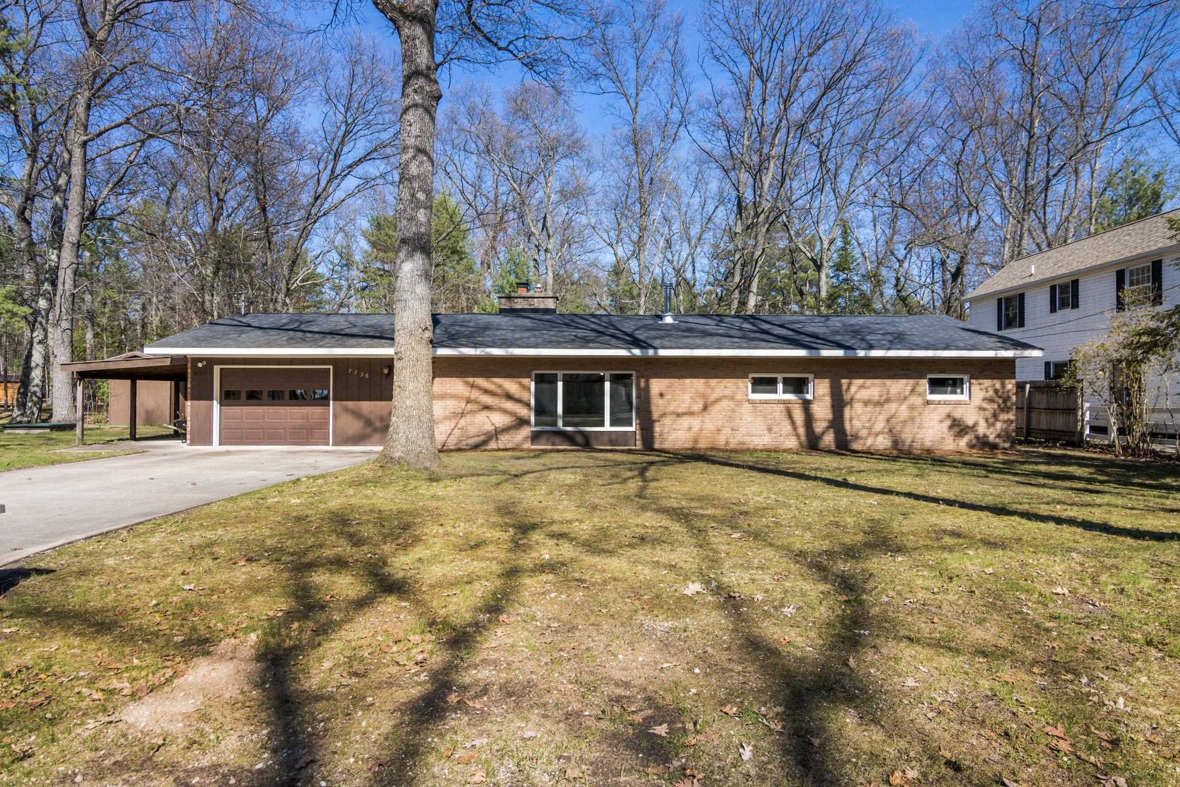 7736 NW Ladd