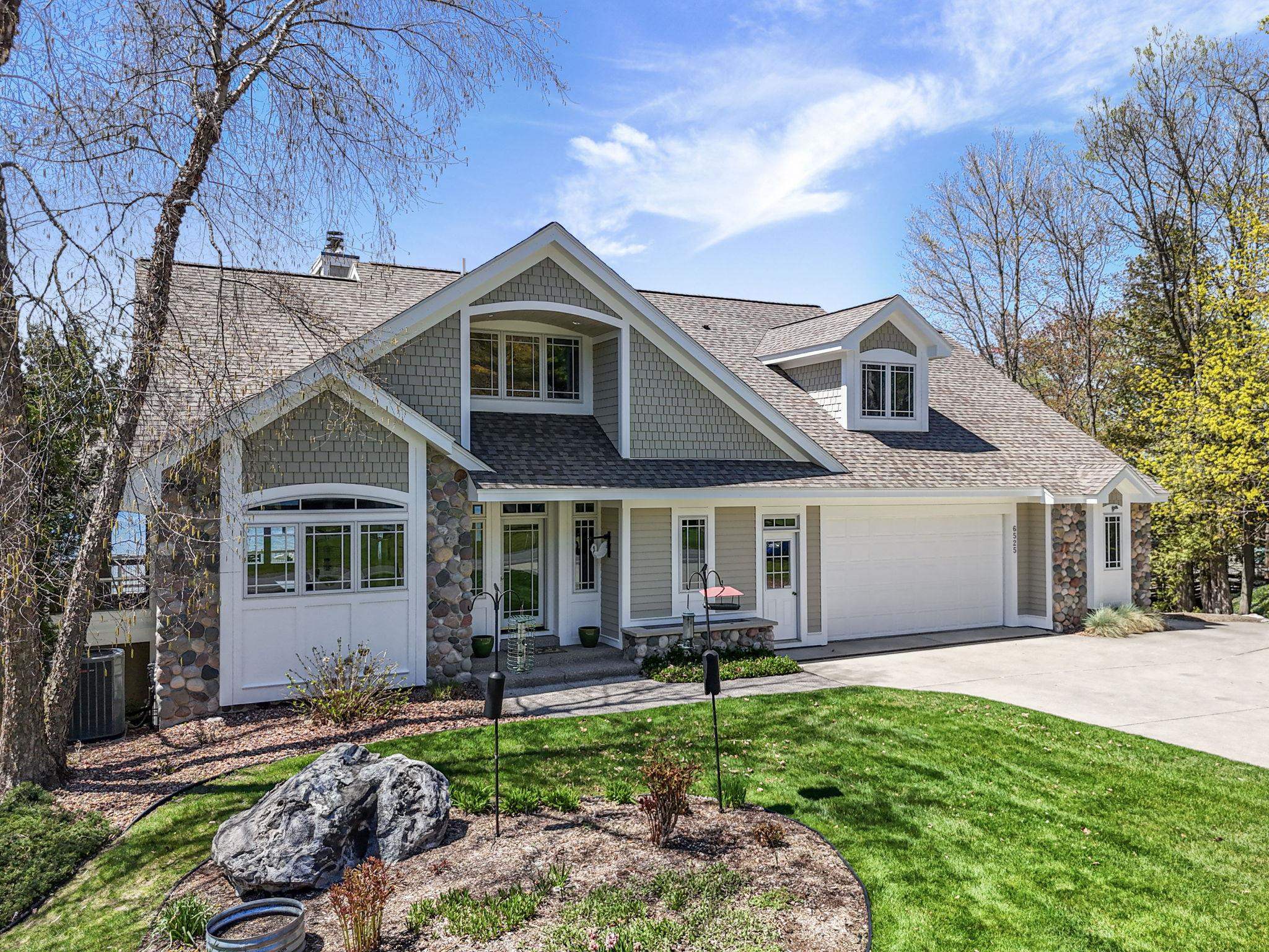 6525 Peninsula DR