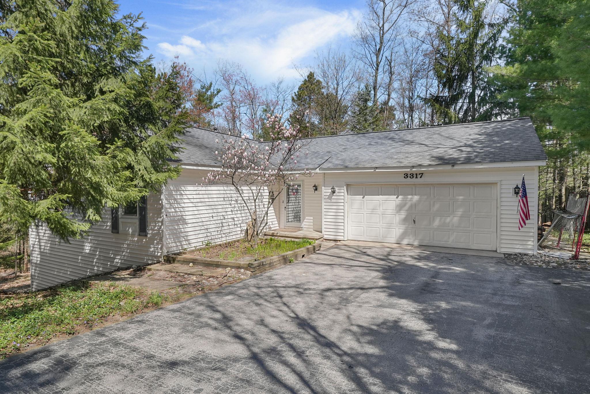 3317 N Timberwood