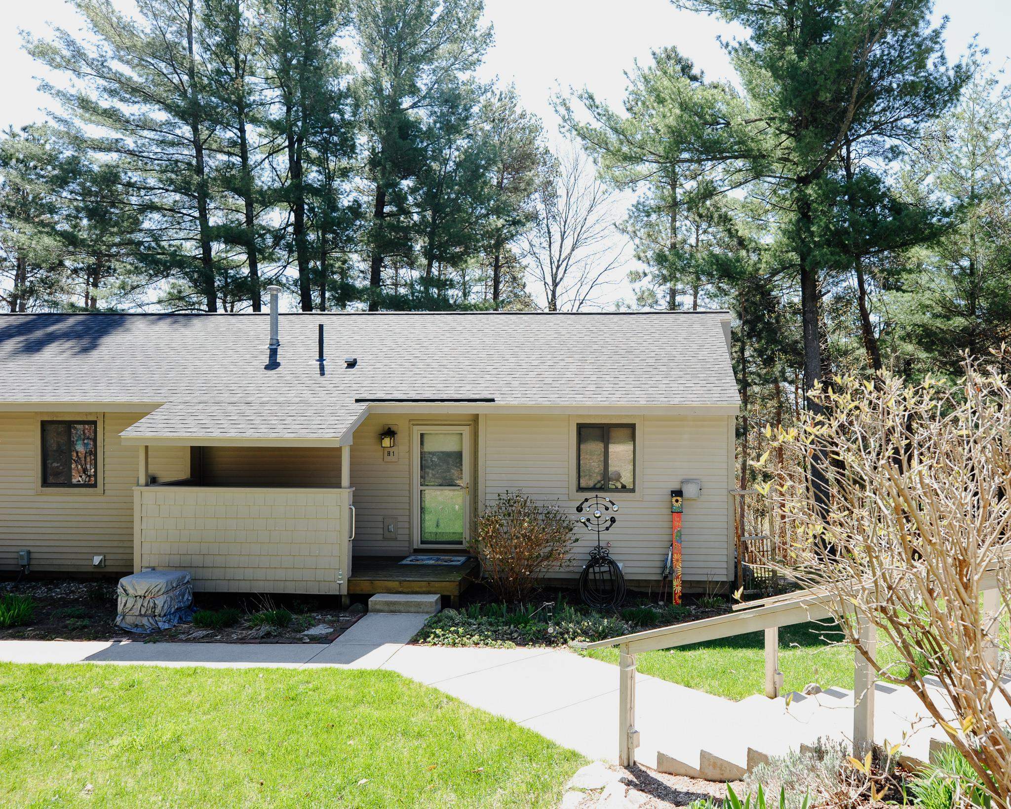 11255 E Fort