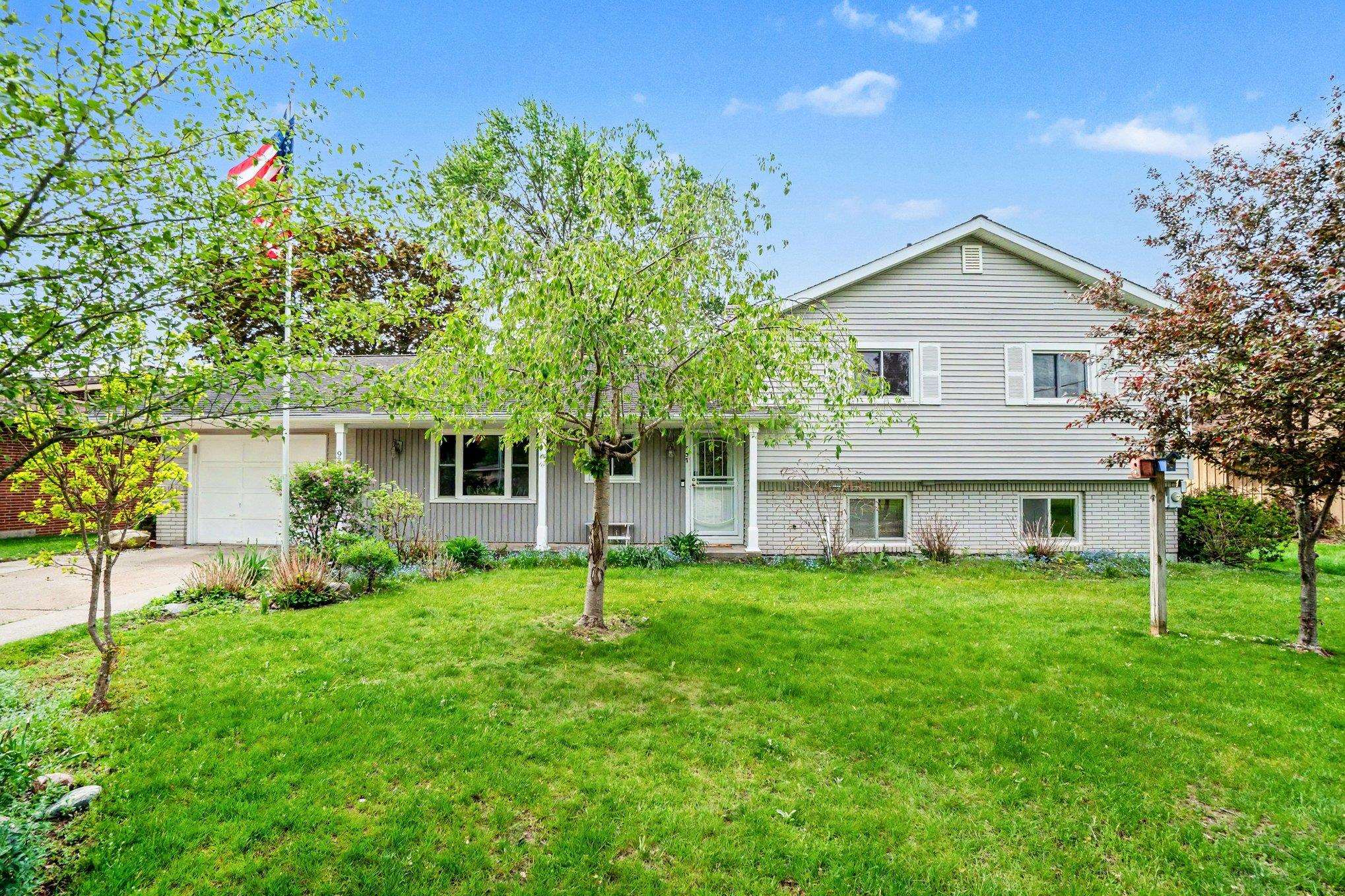 937 Riverview