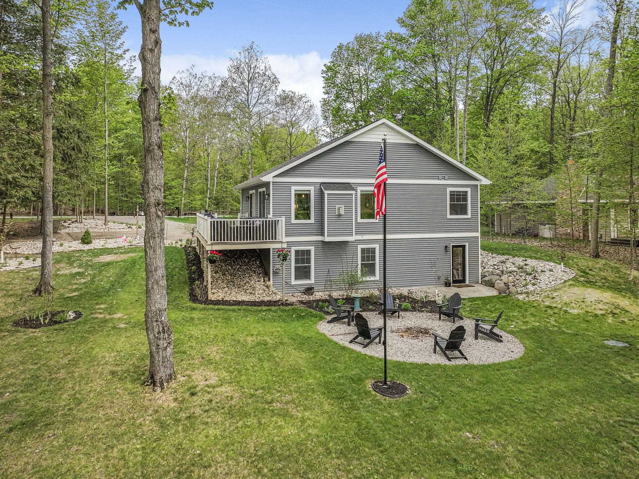 4532 Valley View