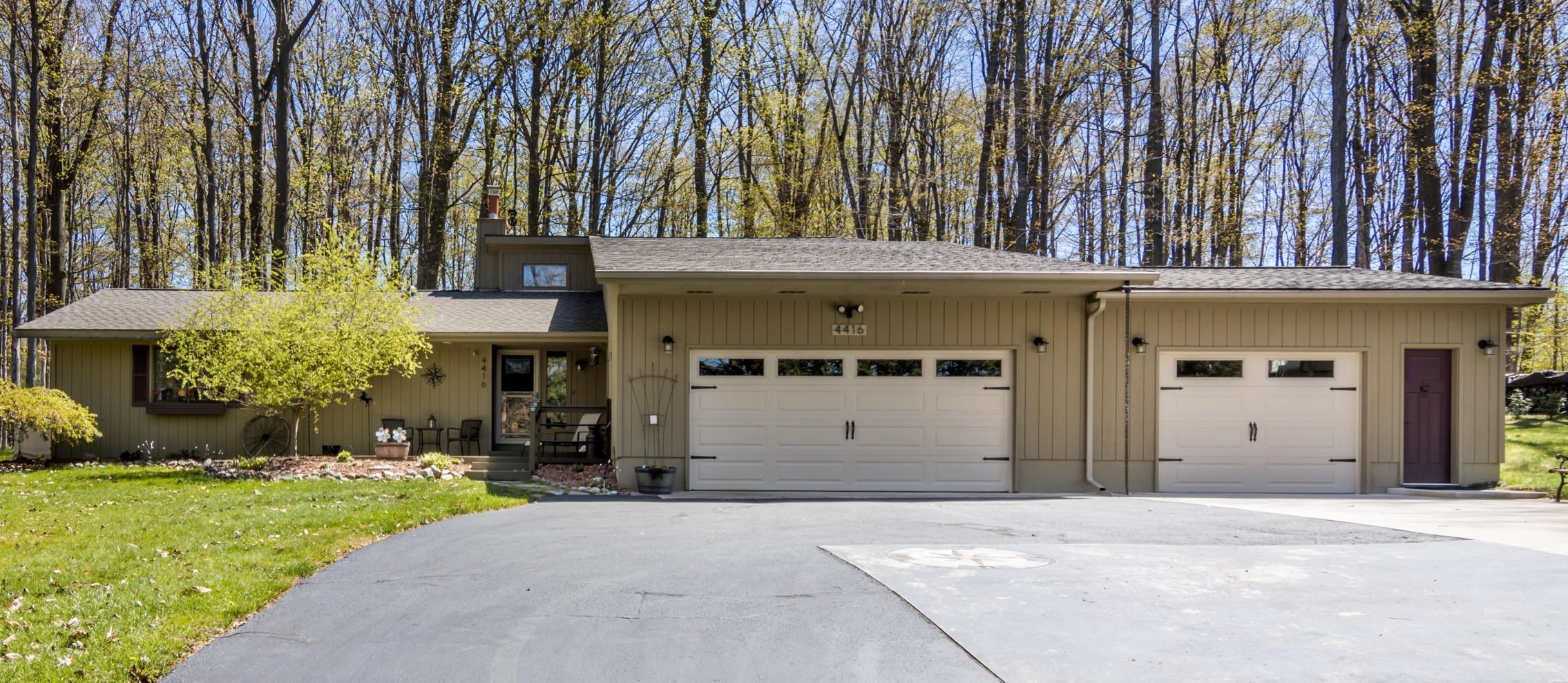 4416 Debra