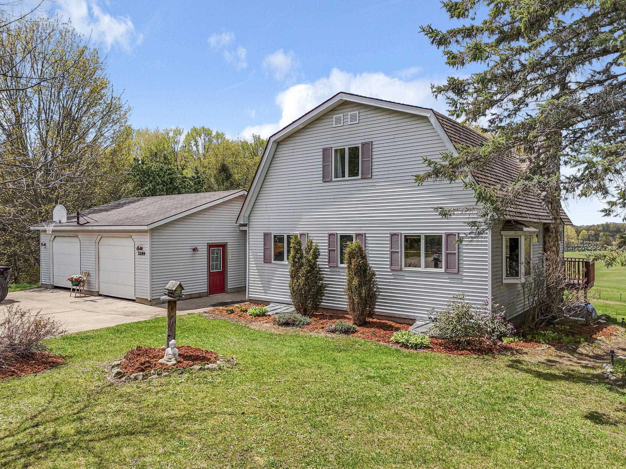 3399 N Seeley