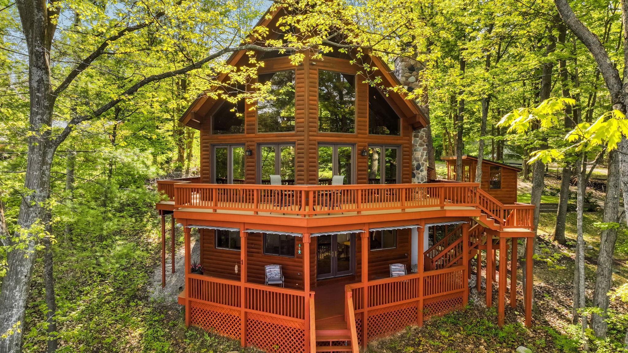8768 Sunset Trail, NE