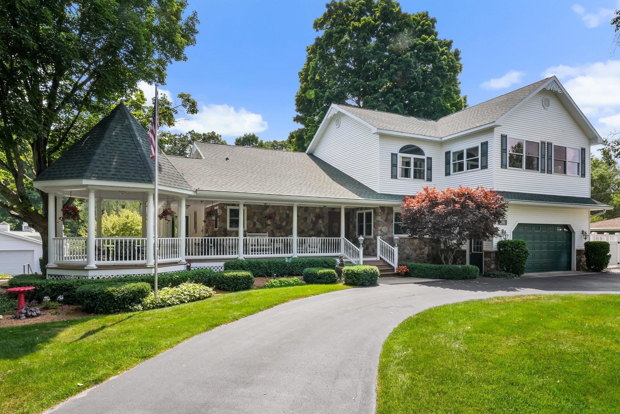 5161 Silver Pines