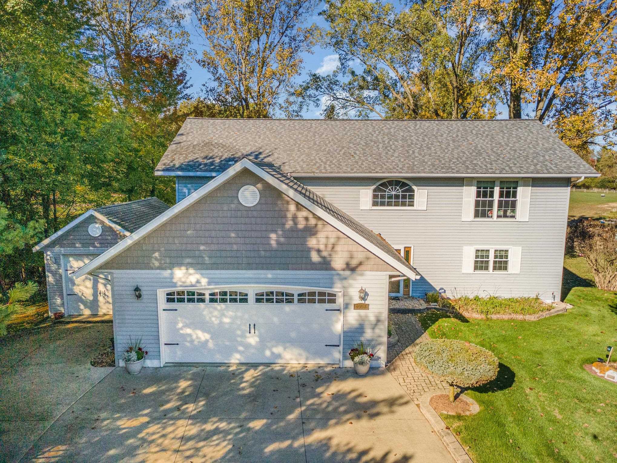 1057 Crown Point