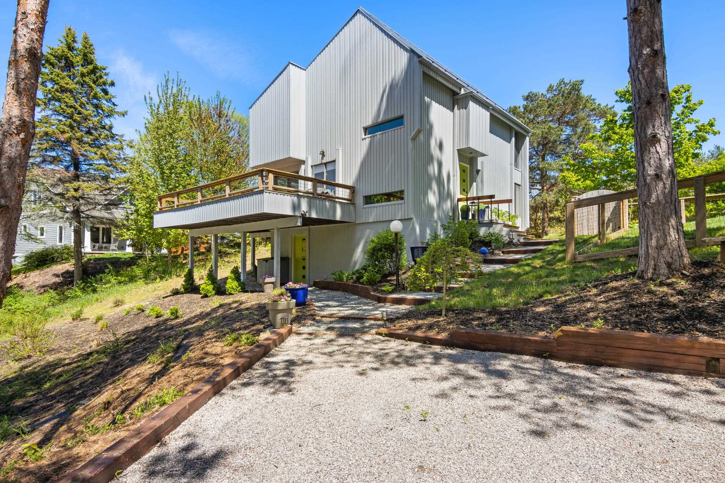 10381 S Leelanau