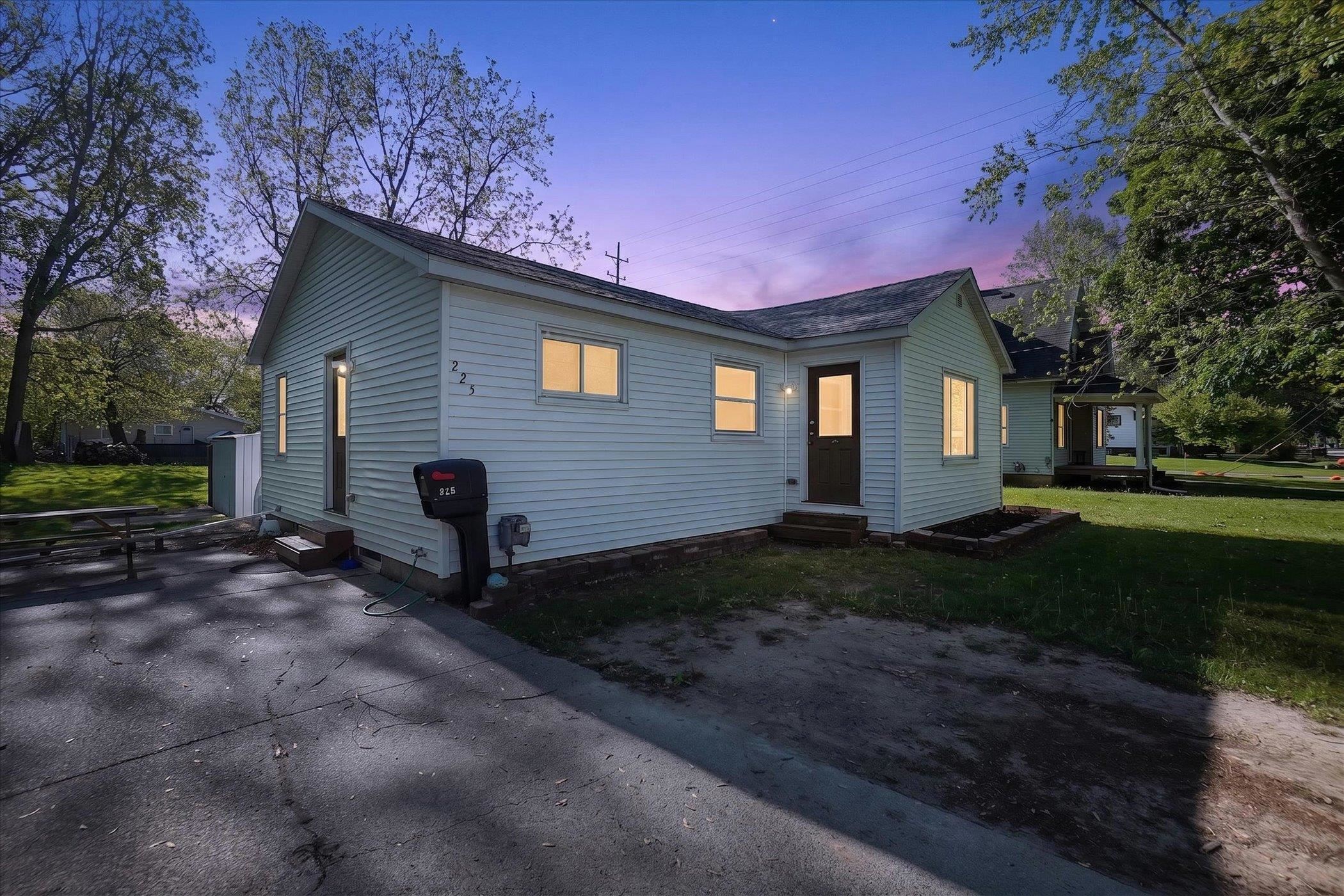 225 Grafton