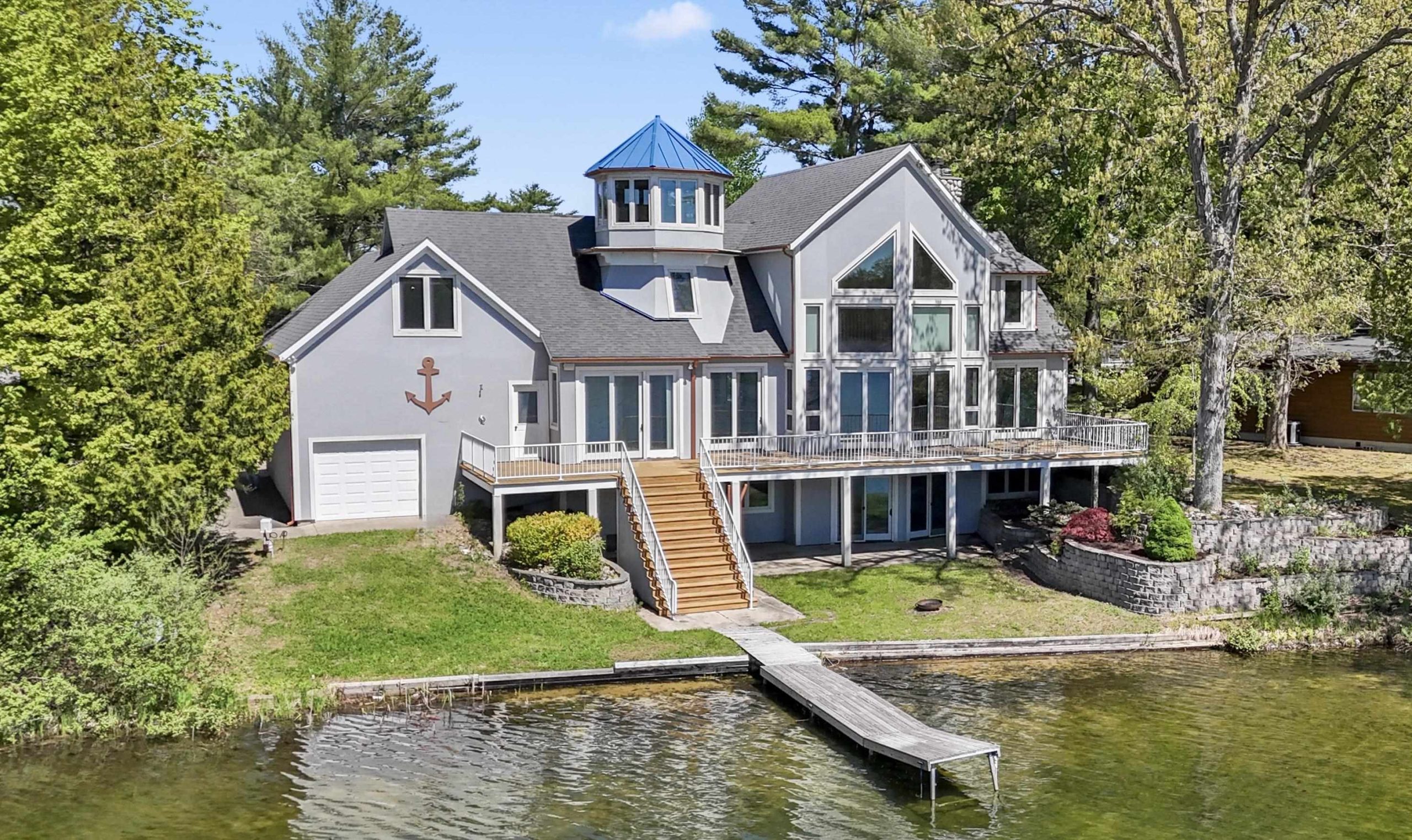 8885 W Isle