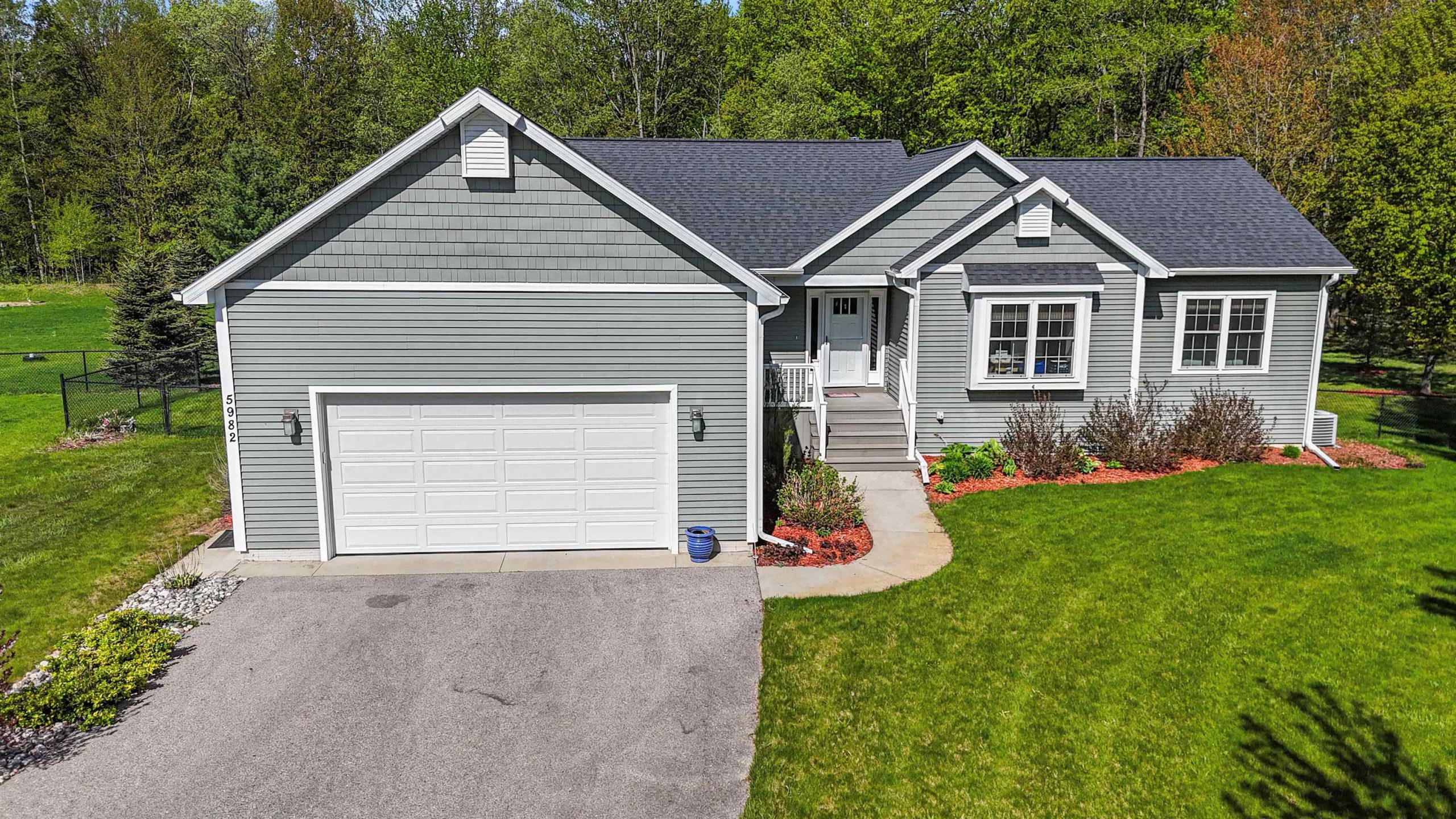 5982 Village