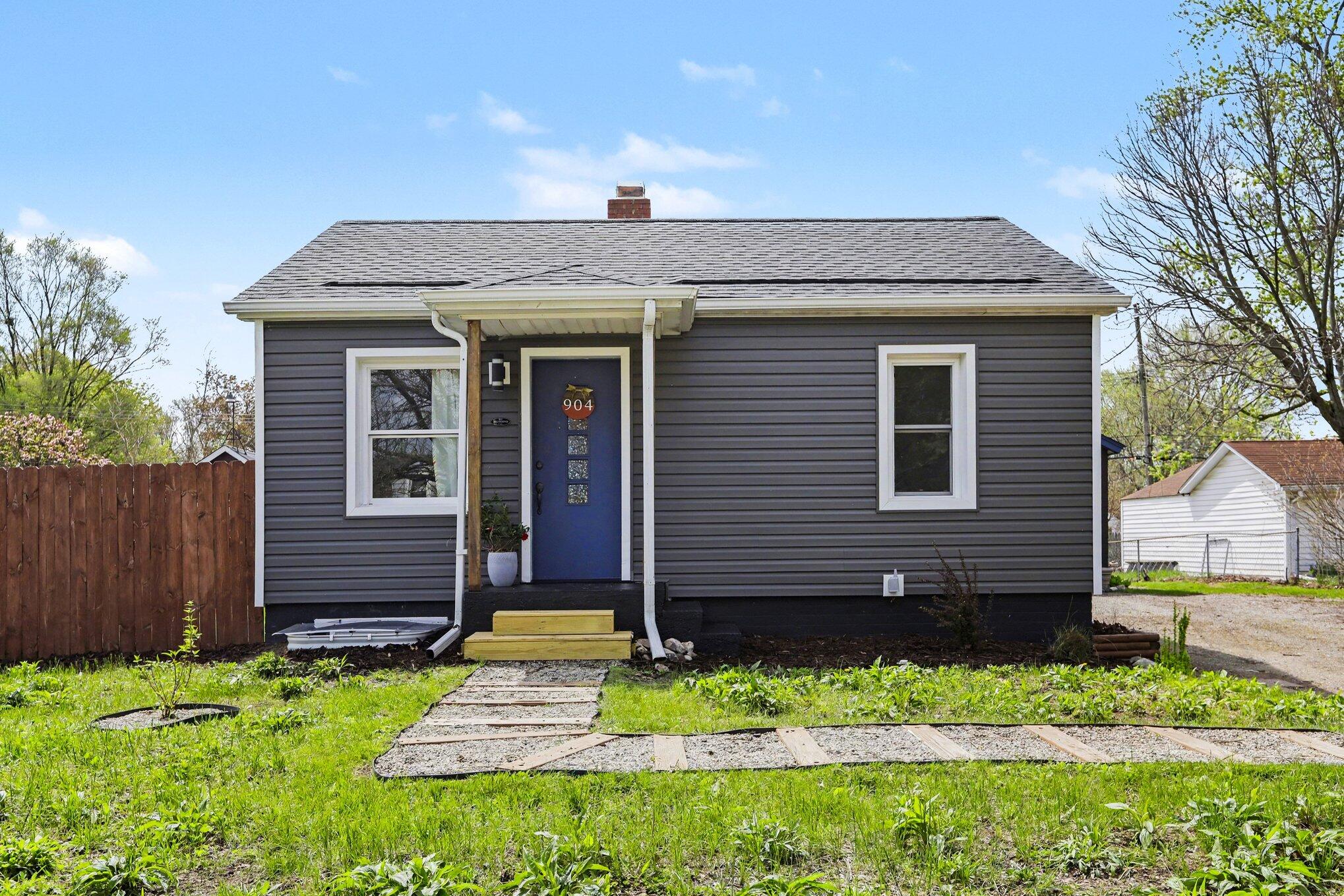 904 Hawthorne Avenue