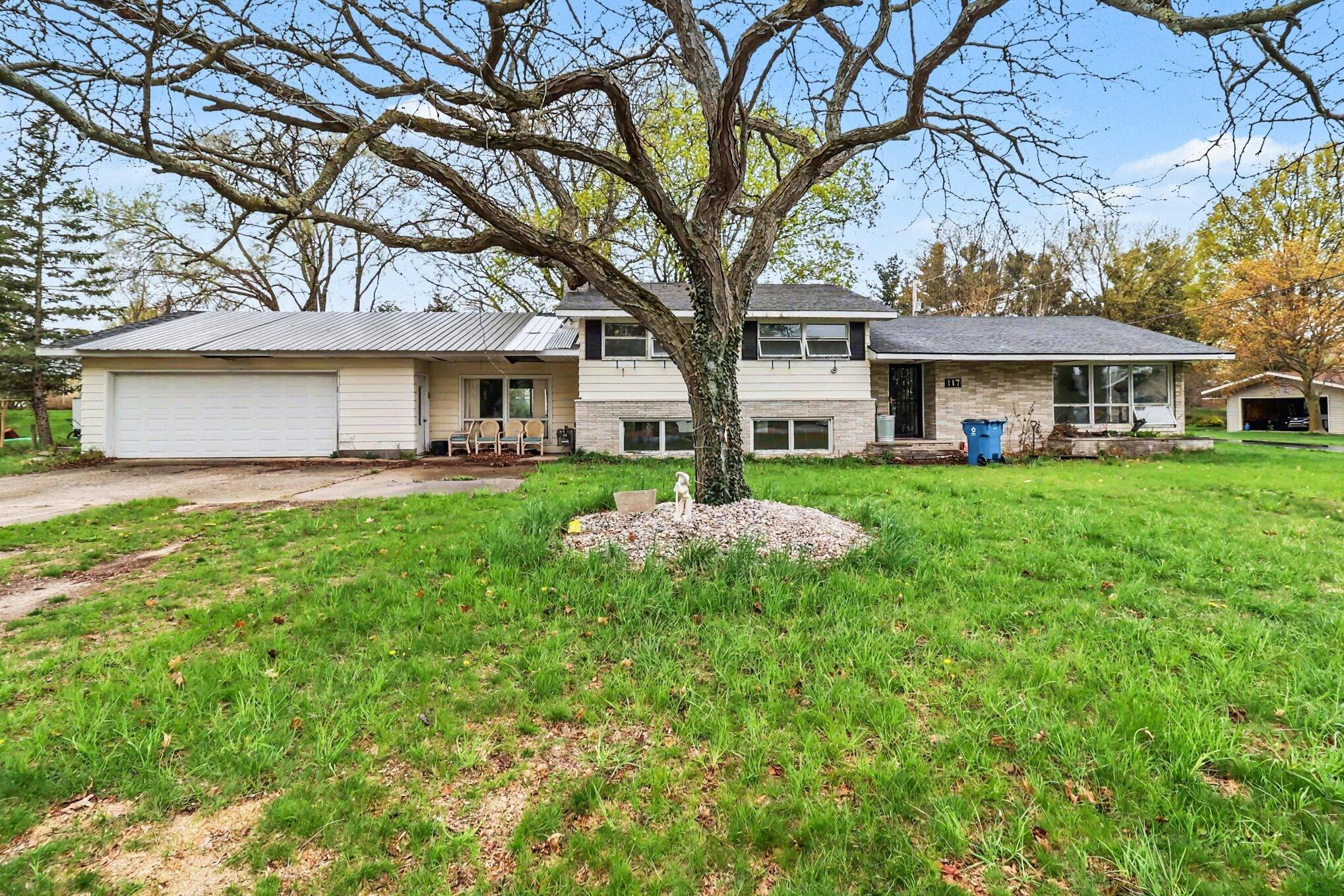 117 N Apple Street