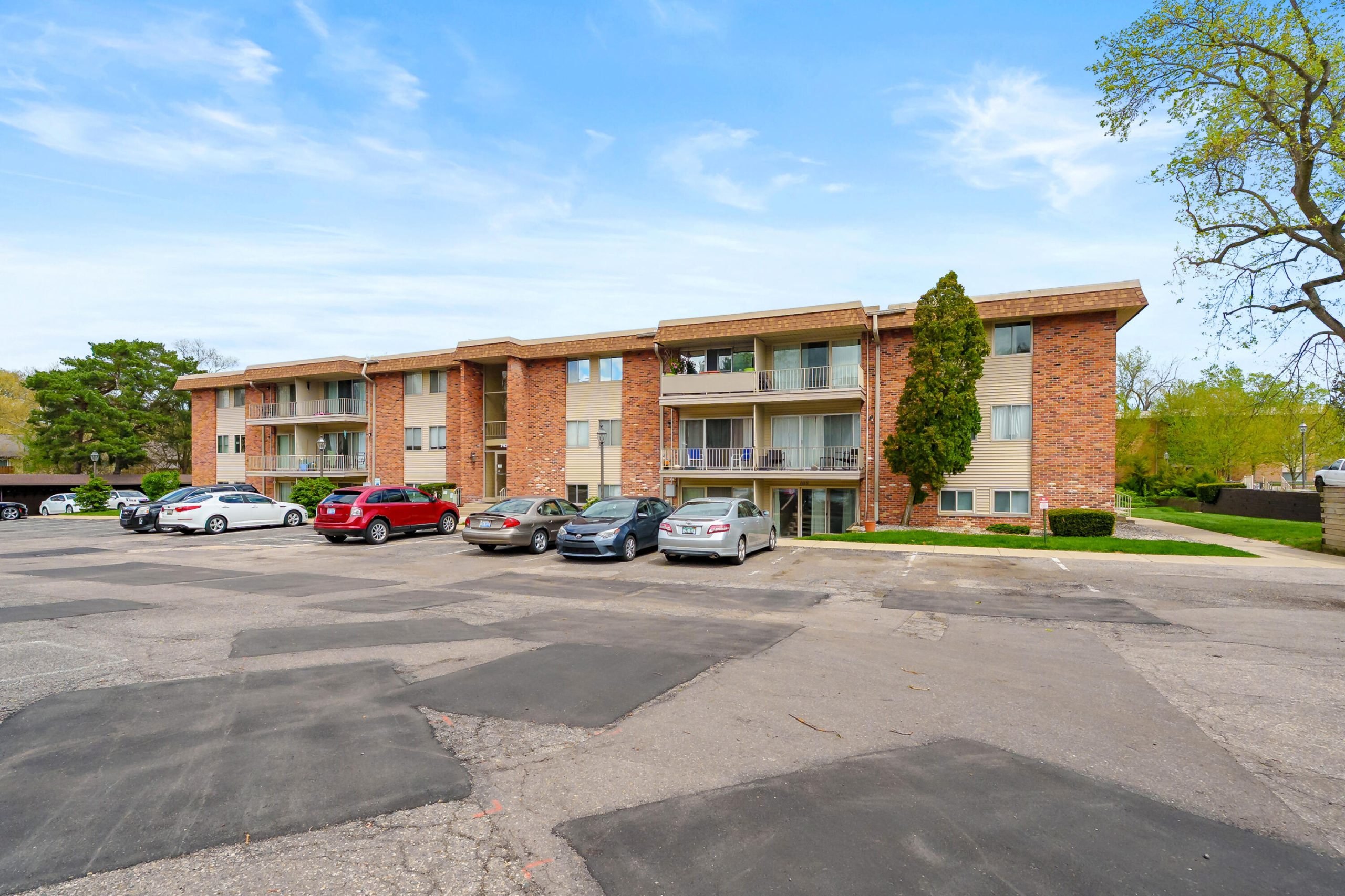 742 W Kilgore Road Unit: 307