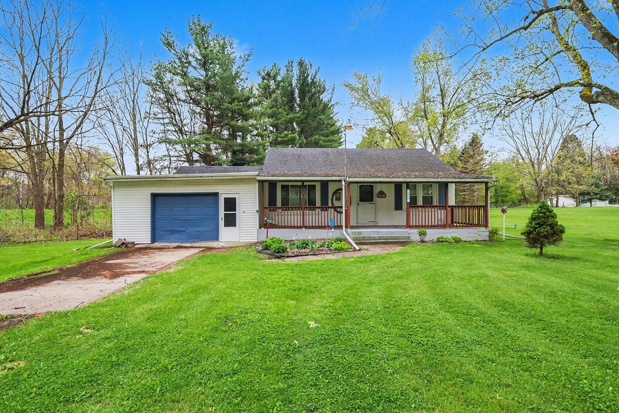 4922 W Paradise Road