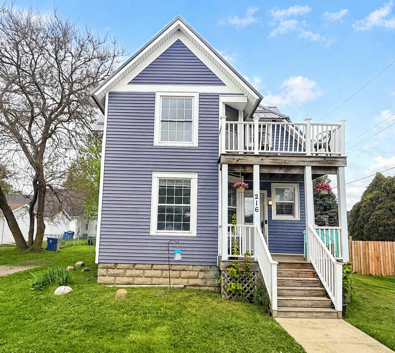 216 Oak Street