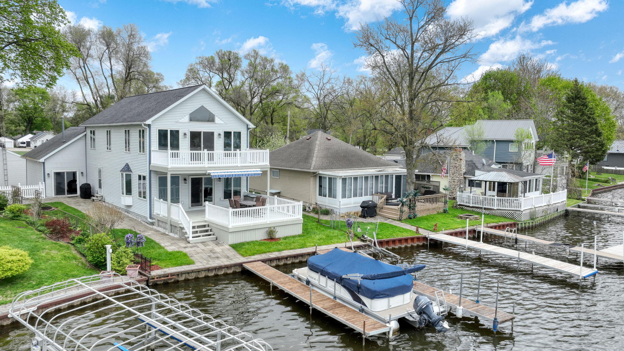 217 N Lakeside Drive