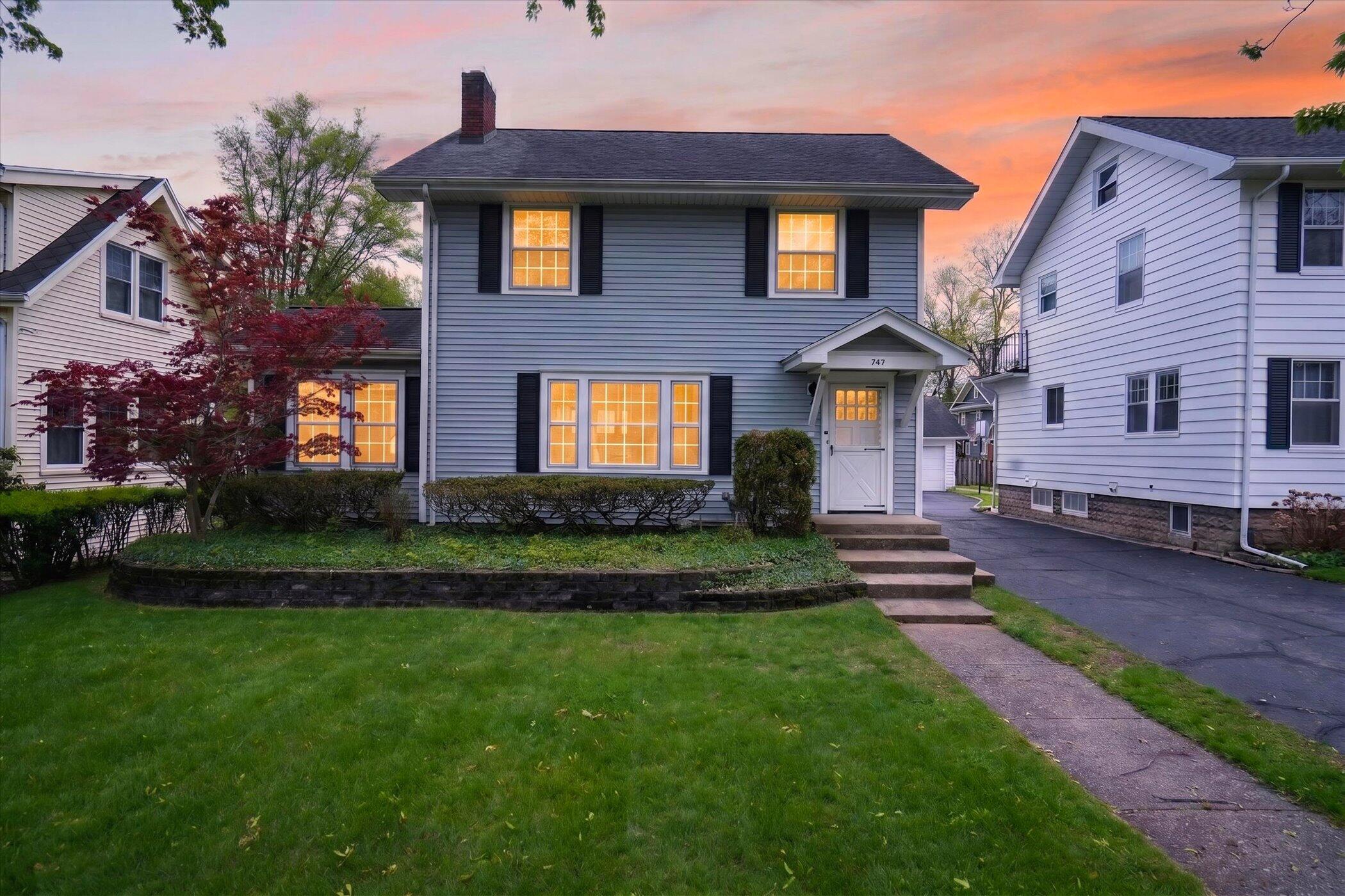 747 Crescent Road