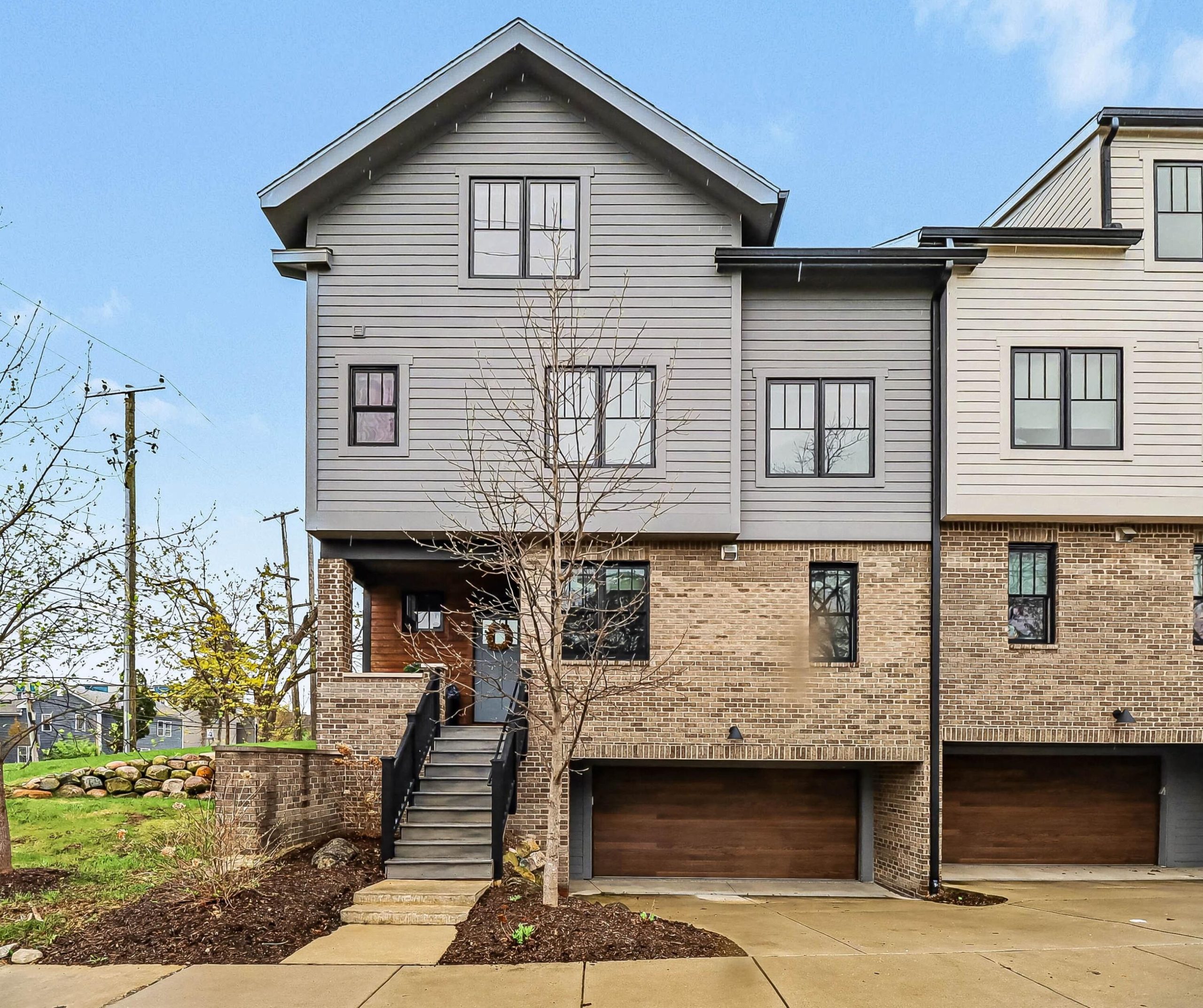 103 W Davis Avenue