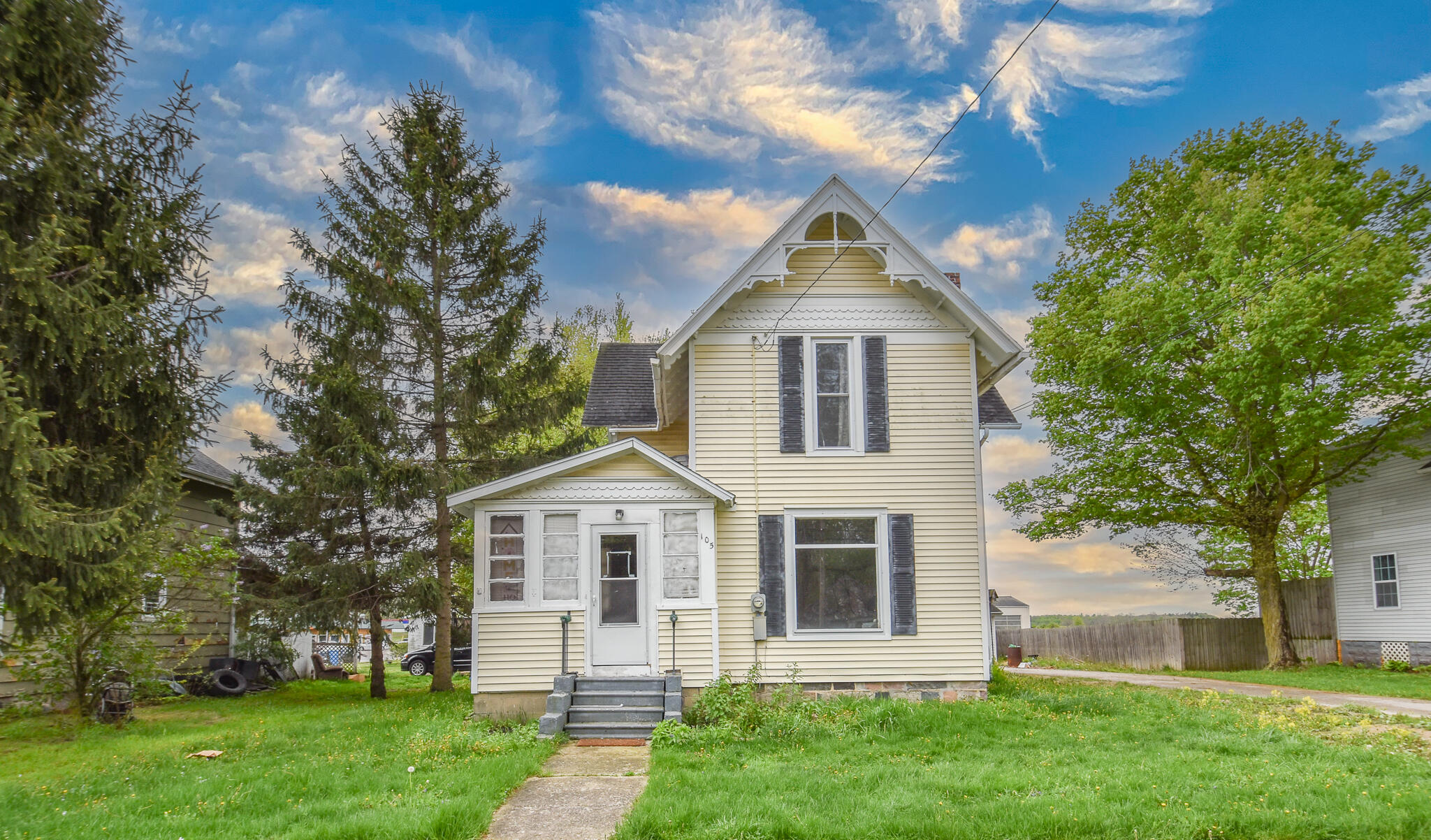 105 W Elm Street