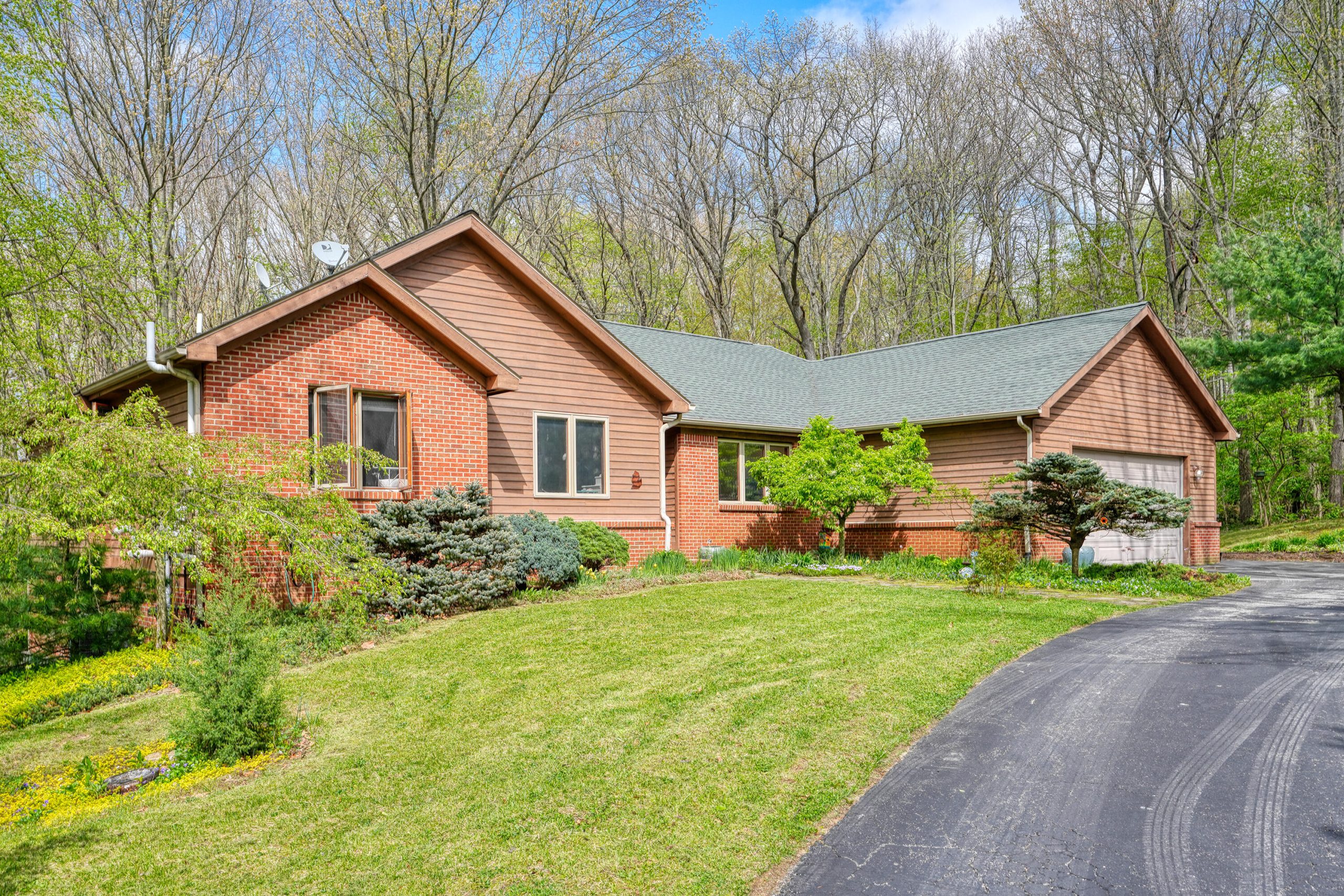 4482 Sutton ( Oak Ridge Dr ) Road